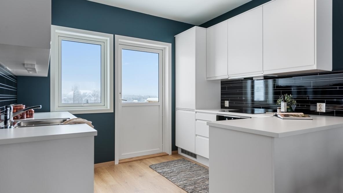 Funksjonelt og praktisk kjøkken levert av Sigdal . Merk at dette er en illustrasjon som kan avvike fra det endelige resultatet. Galleribilde