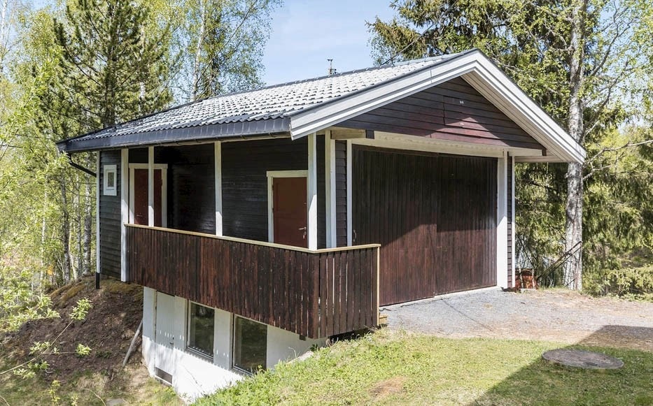 Garasje med verksted/atelier under Galleribilde