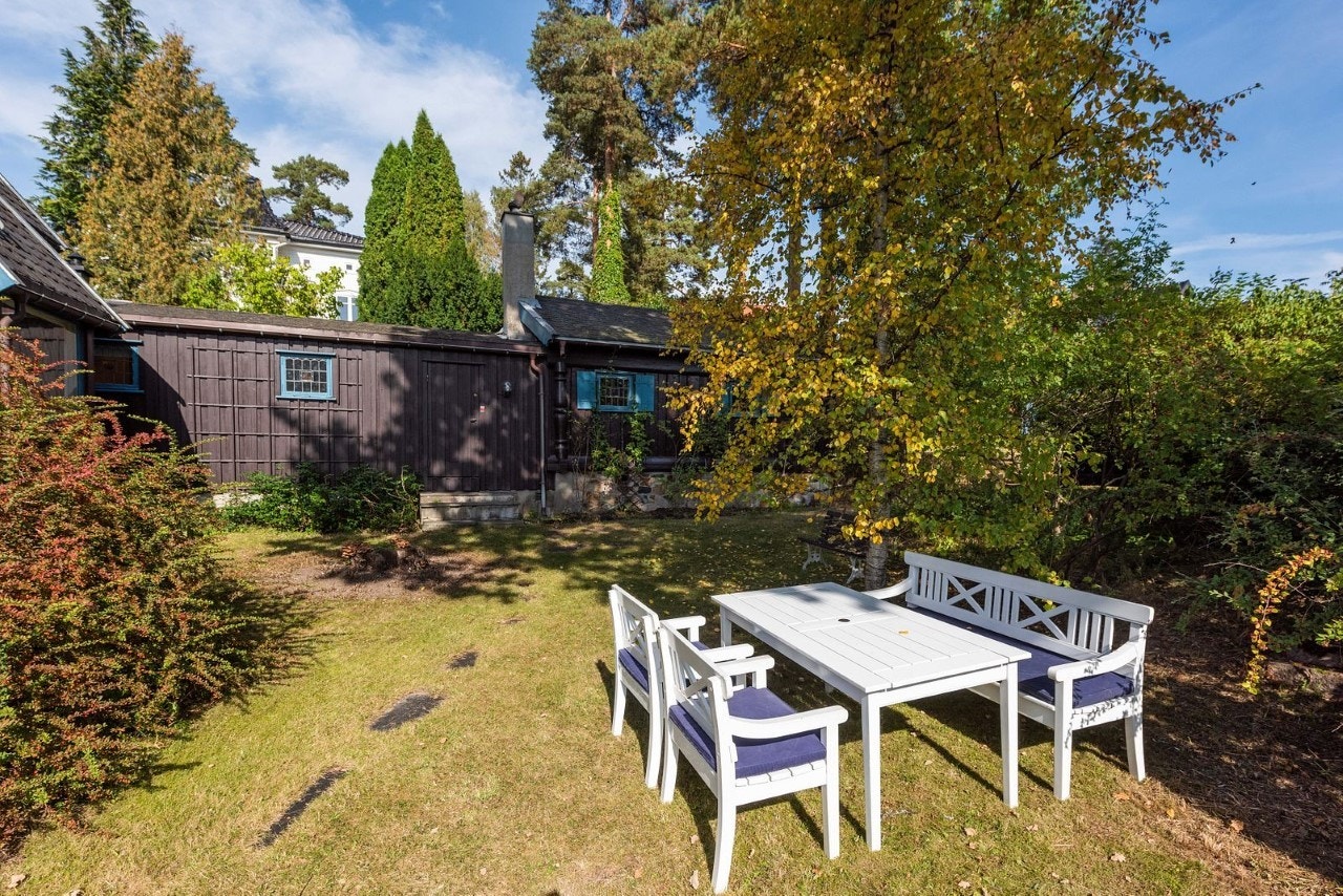 Tilbaketrukket og usjenert hage Galleribilde