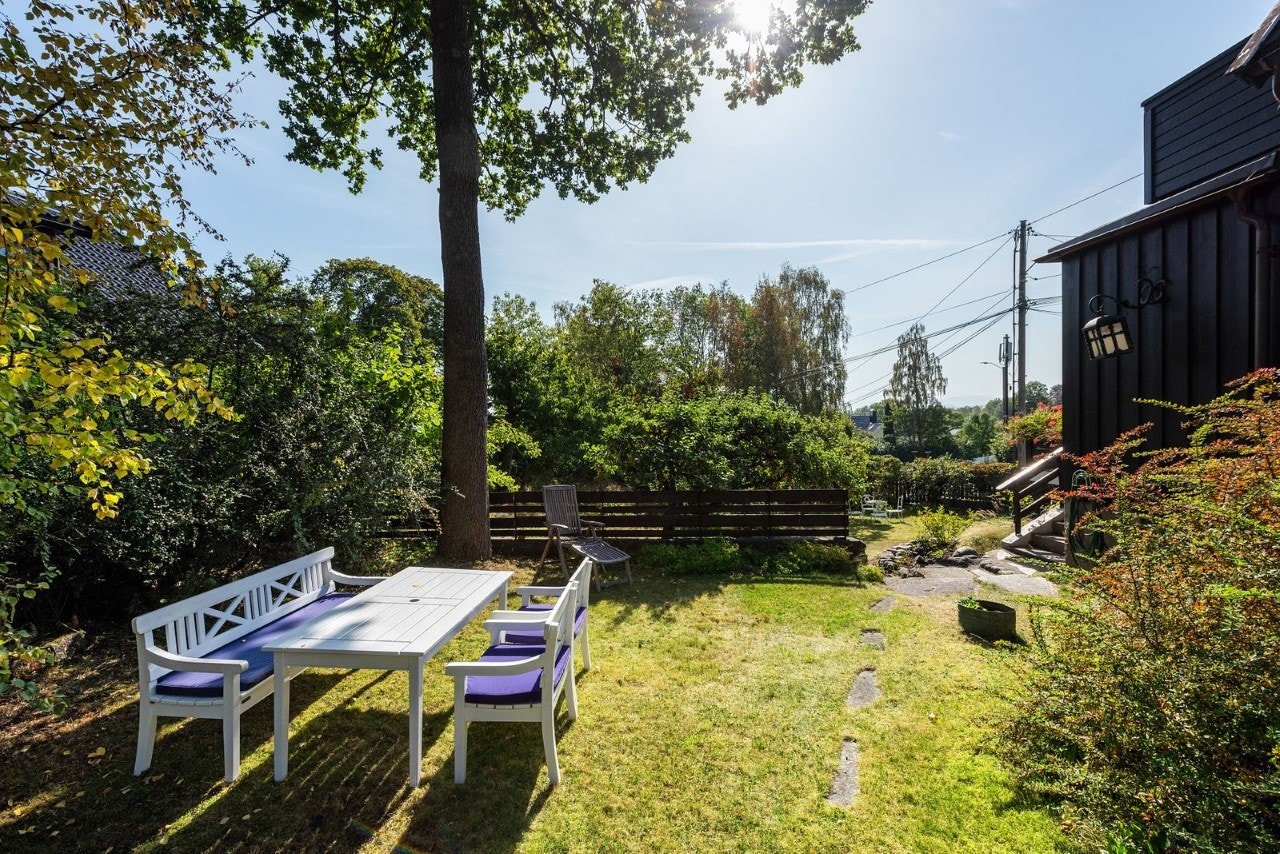 Solrik tomt Galleribilde