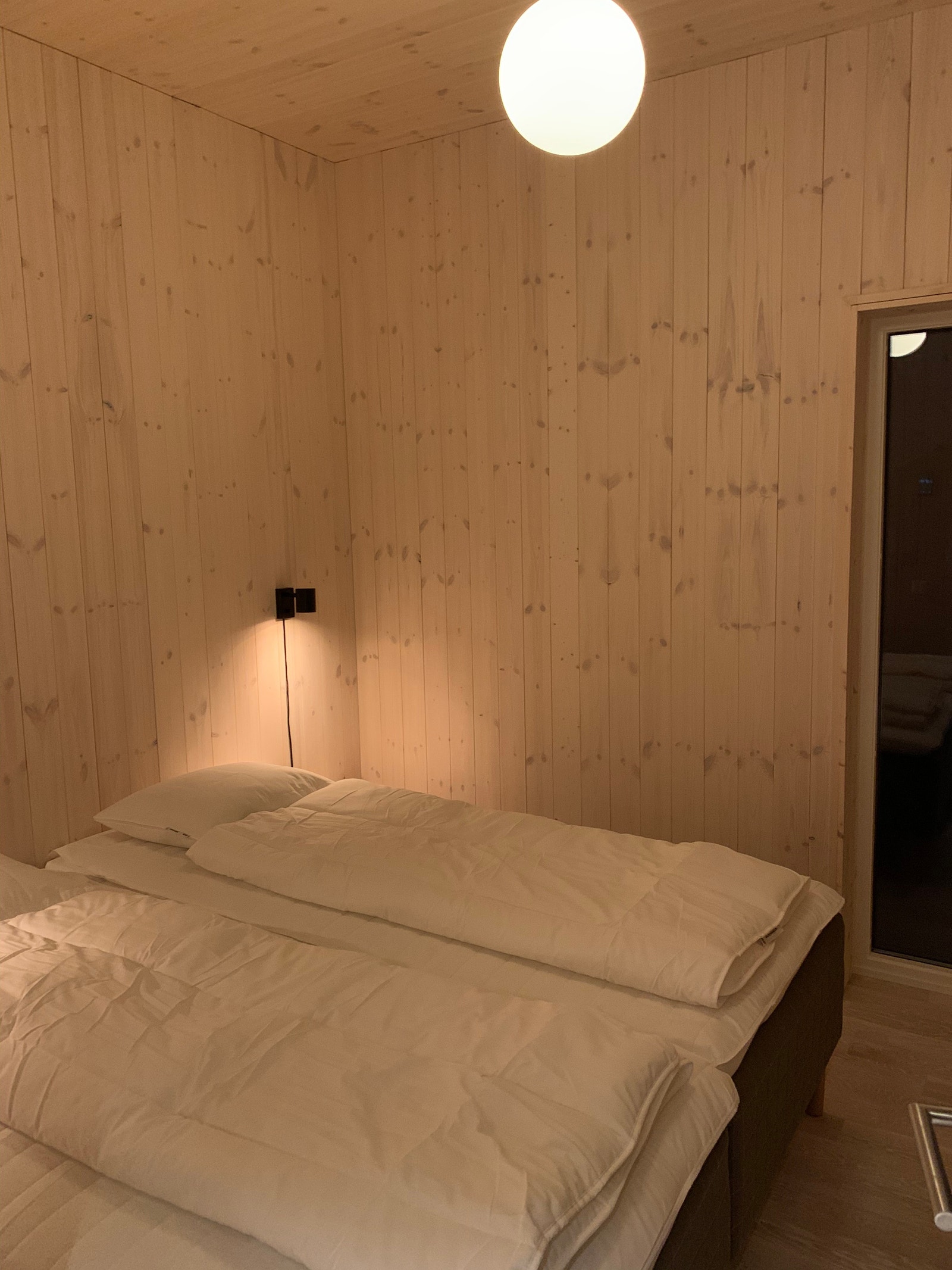 10-bäddslägenhet, exempel sovrum med dubbelsäng Galleribilde