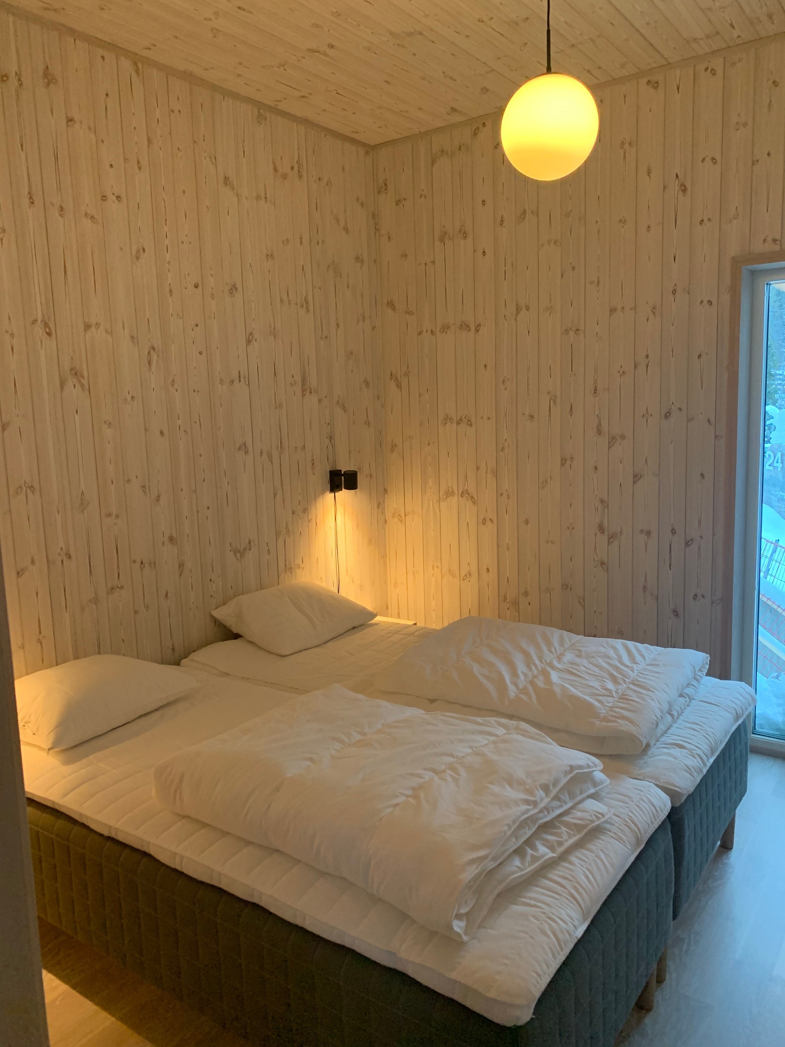 14-bäddslägenhet, exempel sovrum med dubbelsäng Galleribilde