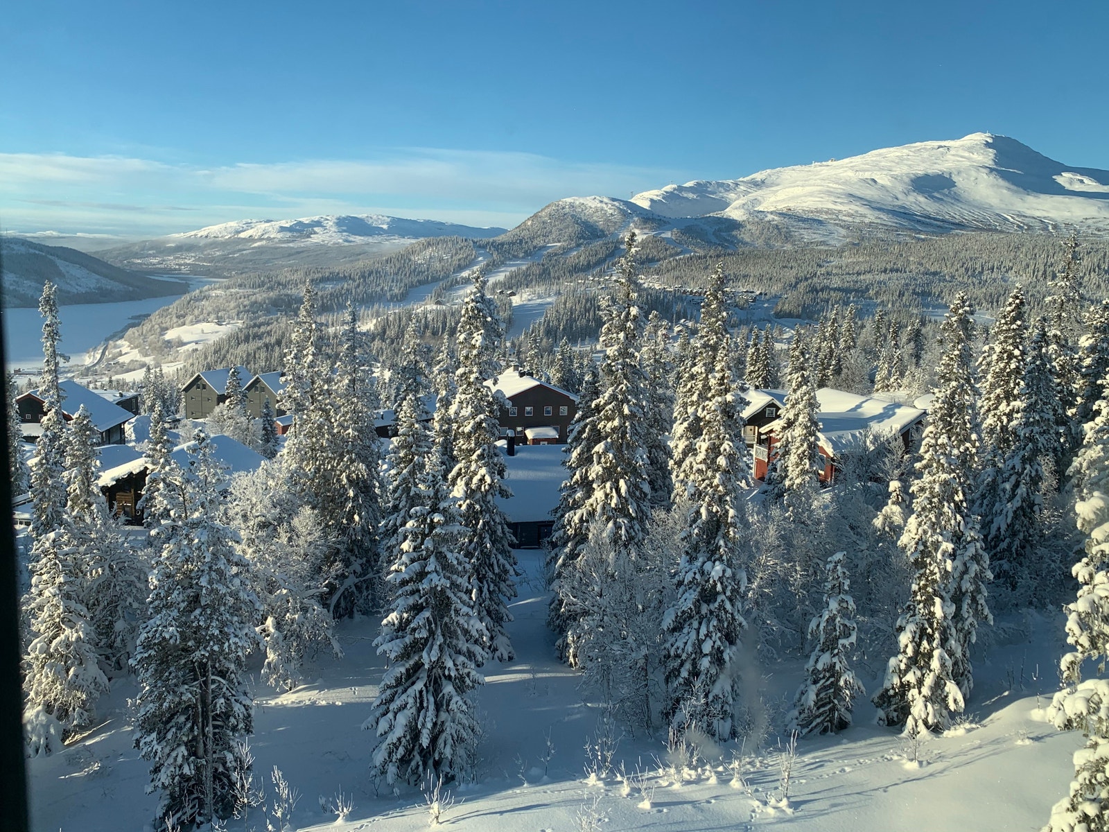 Utsikt mot Åreskutan och Åredalen Galleribilde