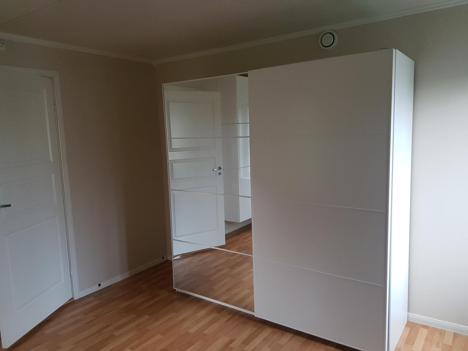 Stort soverom. Galleribilde