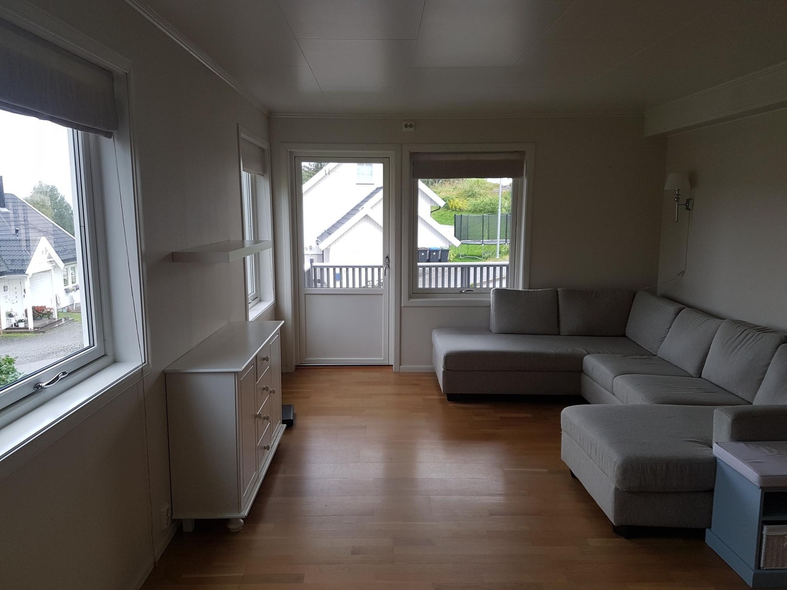 Stue, med utgang til terrasse. Galleribilde