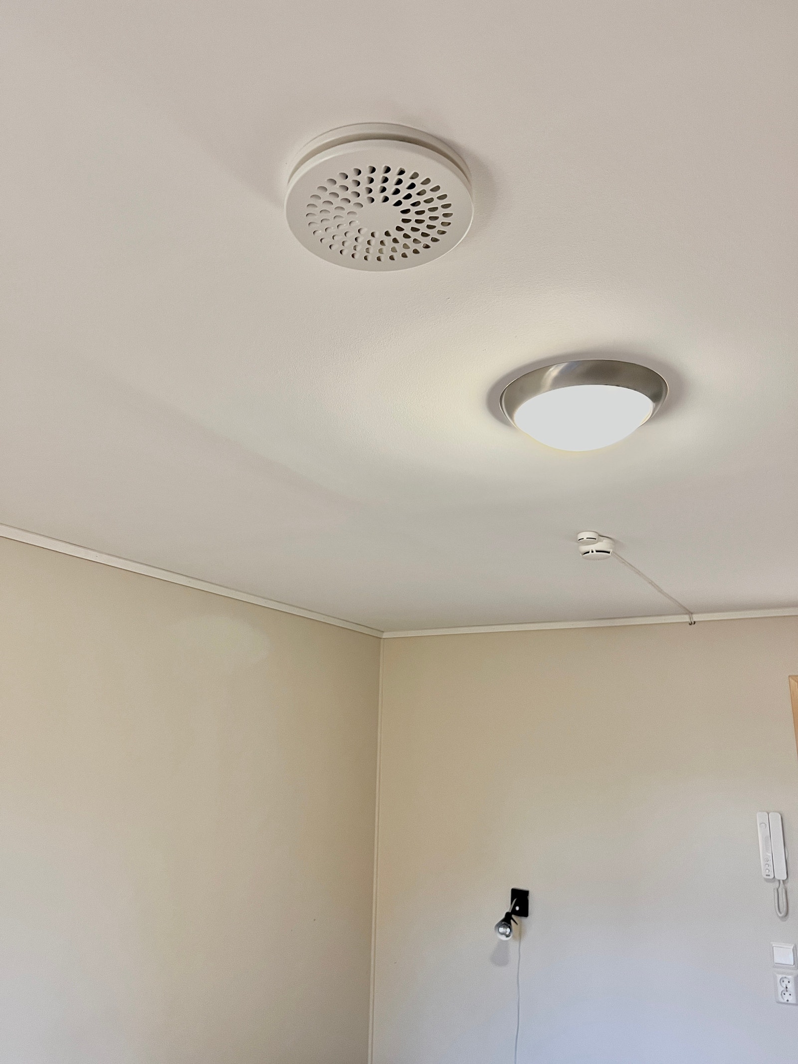 Ventilasjon og brannvarslingsanlegg på hvert rom Galleribilde