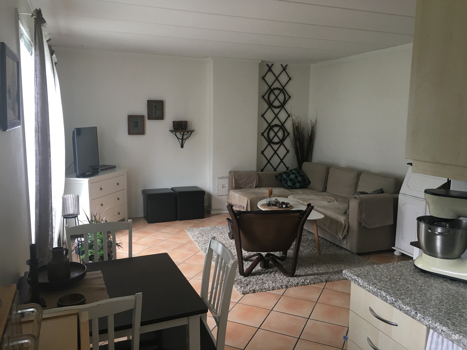 Stue fra kjøkkenkrok Galleribilde