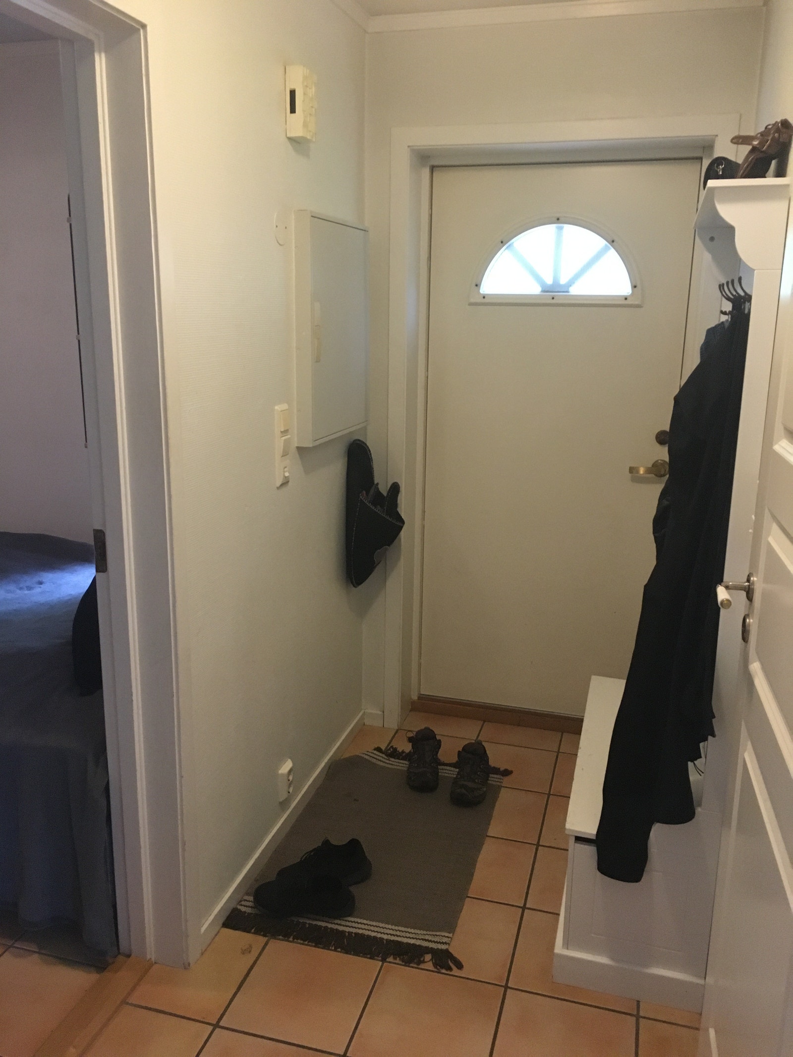 Gang, inngangsdør Galleribilde