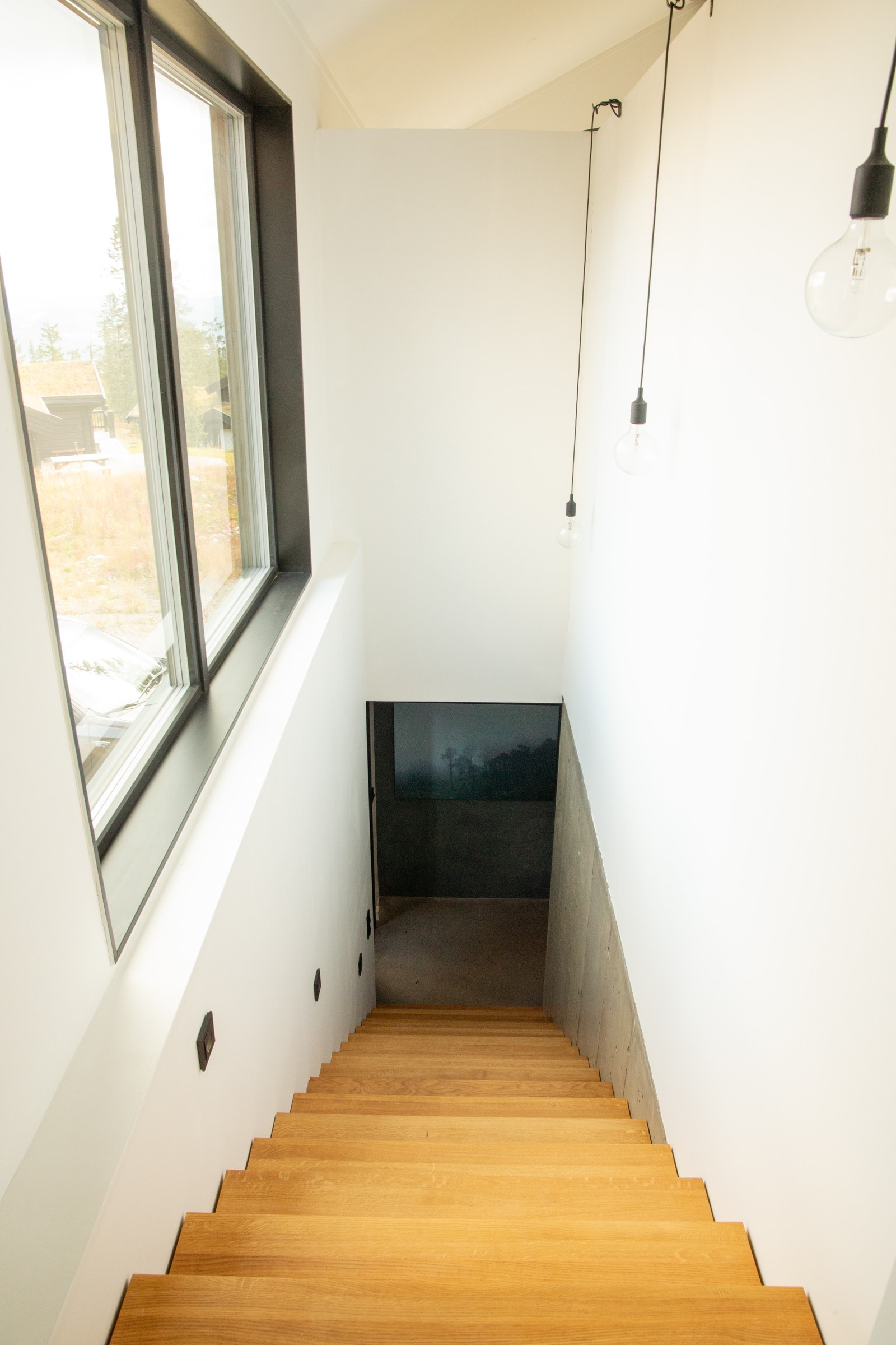 Trapp ned til underetasje og hovedinngang Galleribilde