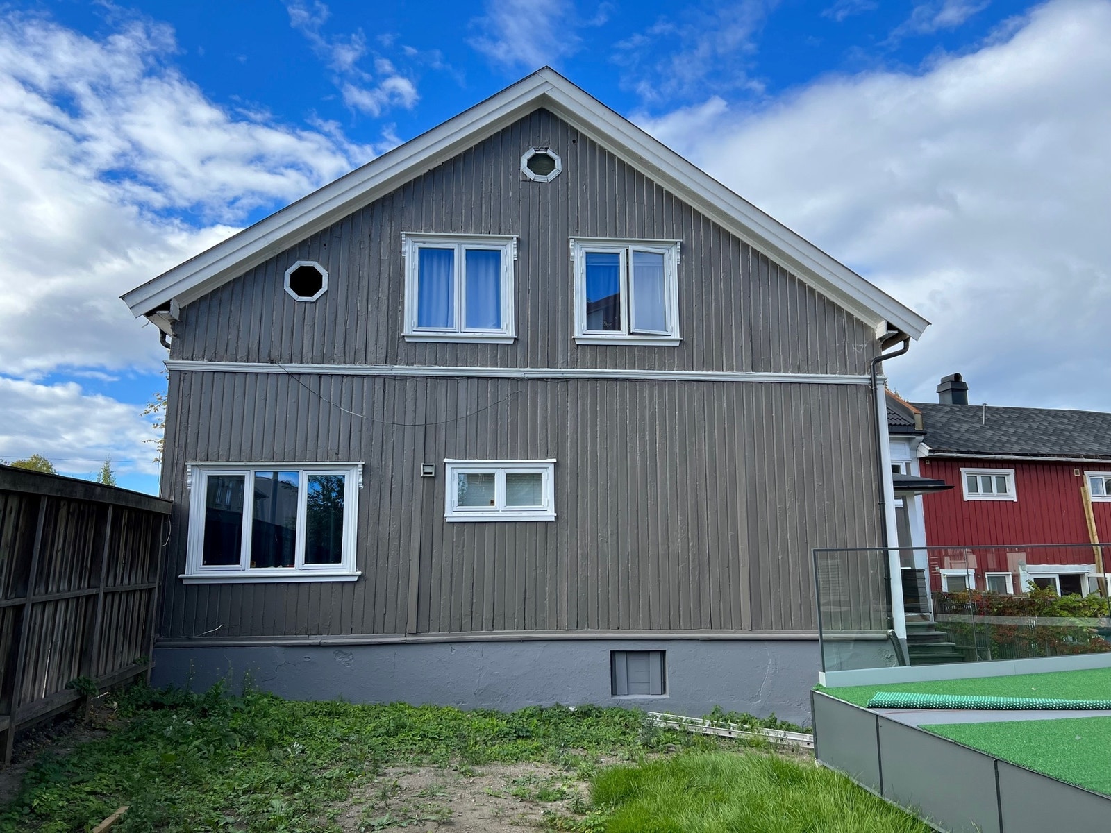 Fasade bakside. Galleribilde