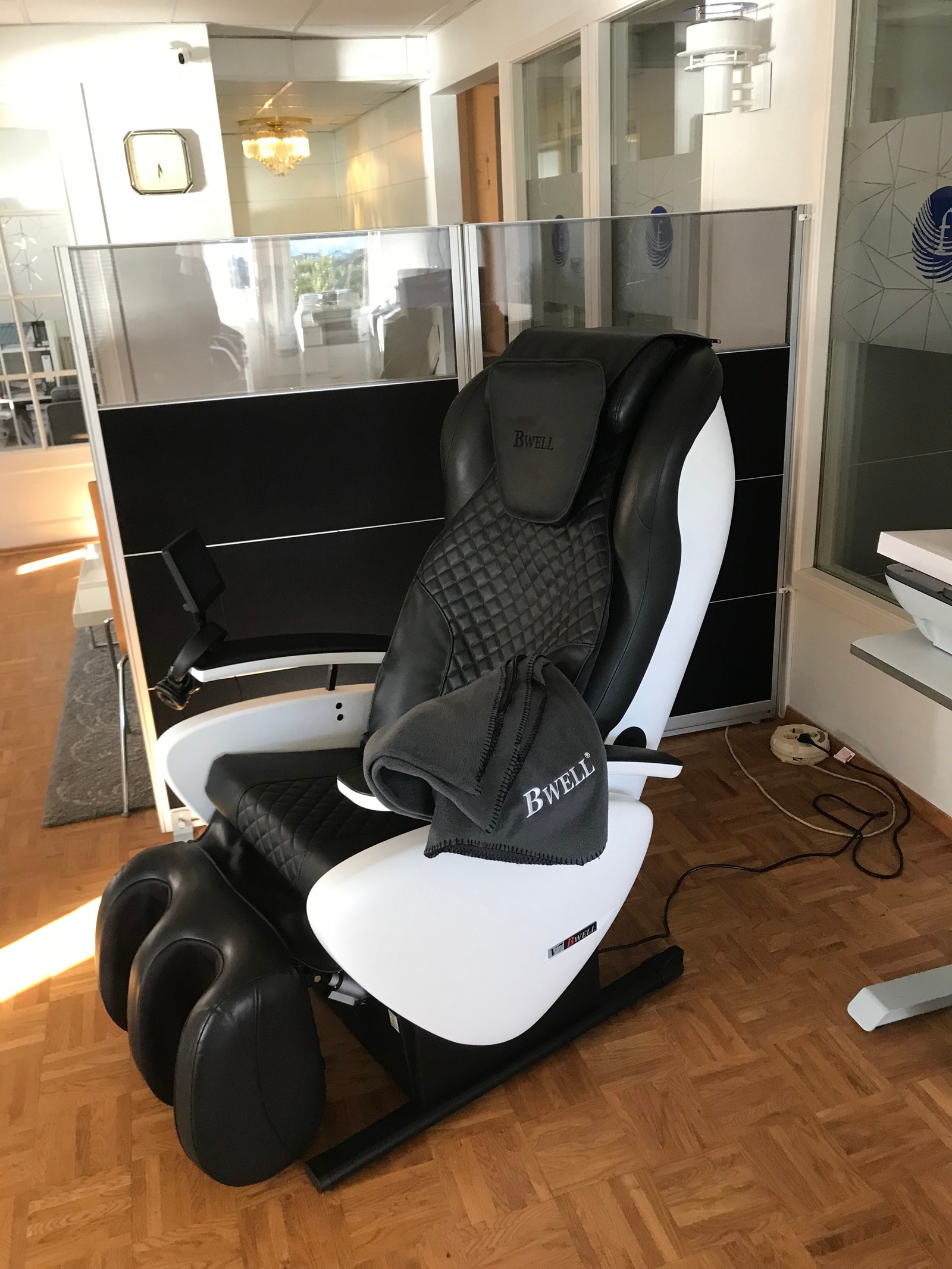 Bwell massasje- stolen gir vår leietakere fysisk og mentalt påfyll ved behov. Galleribilde