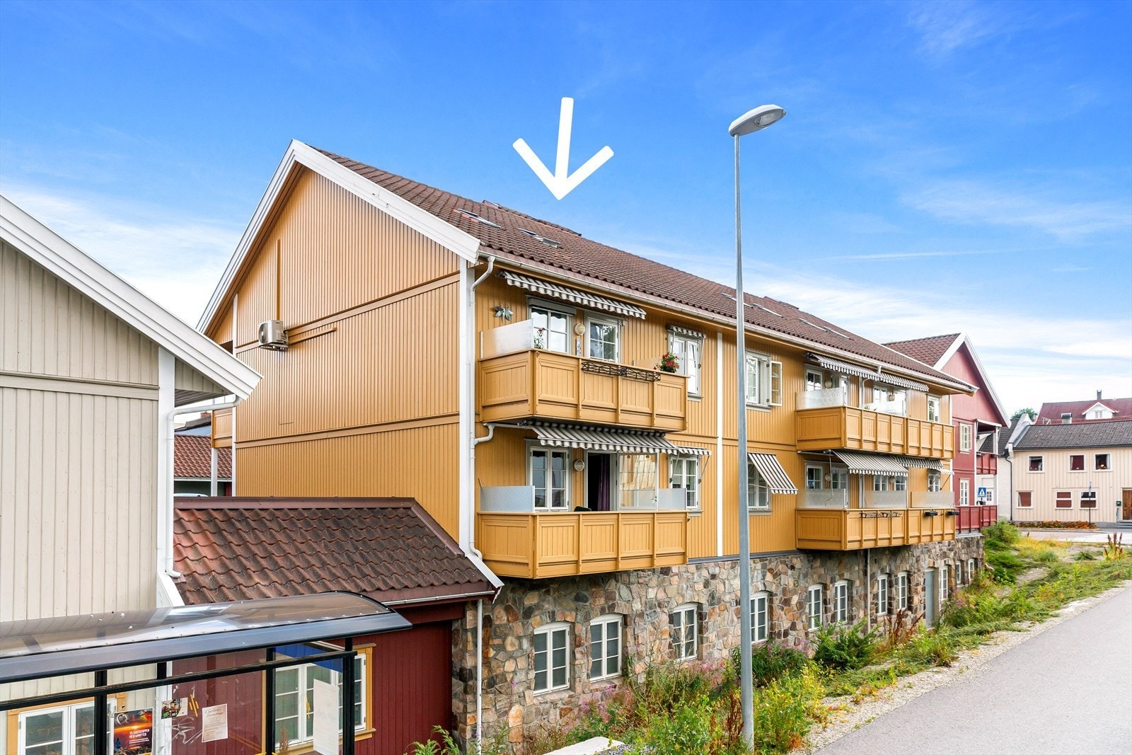 Pilen viser leiligheten Galleribilde