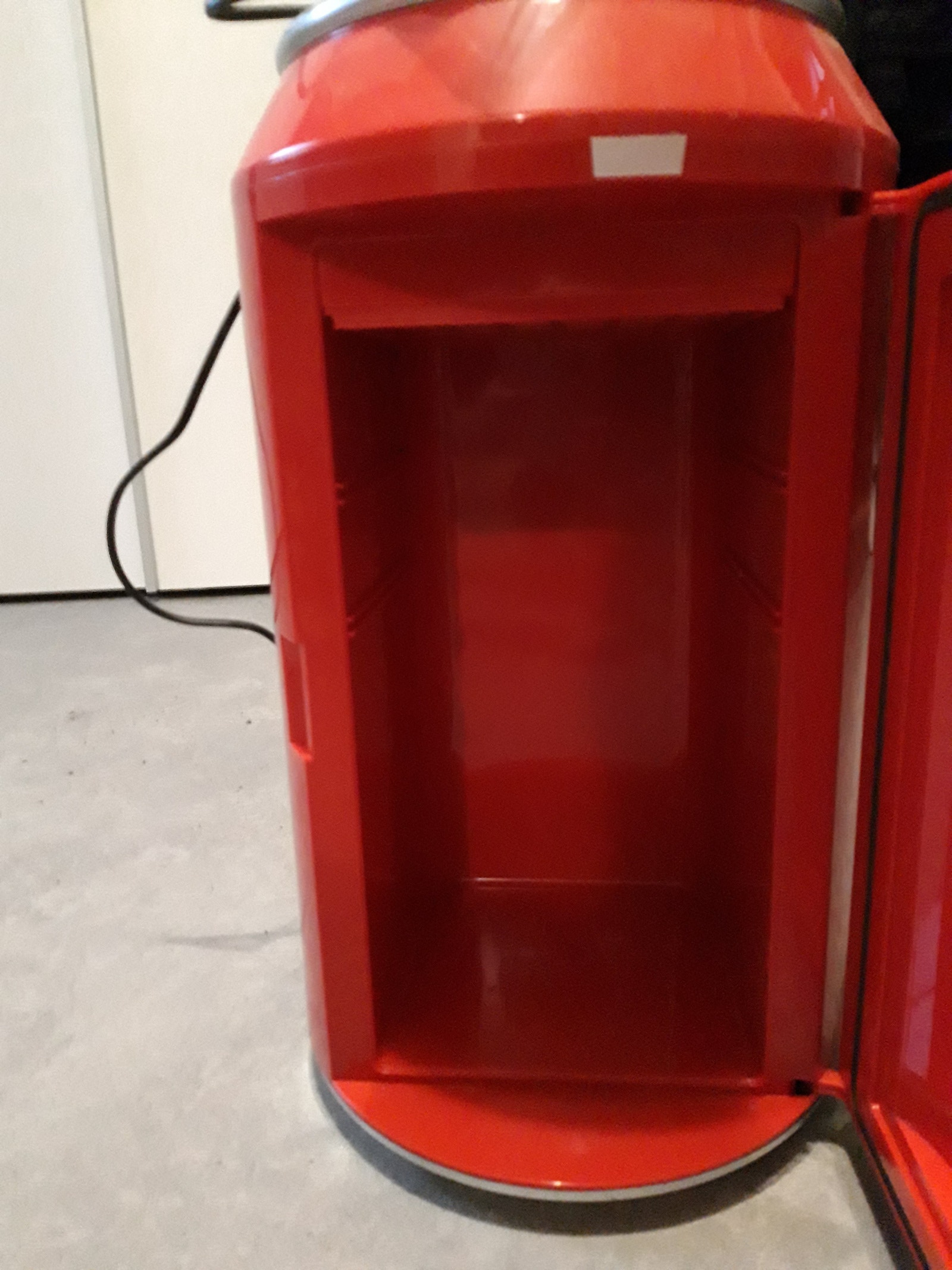 Cola mini-kjøleskap selges | FINN.no