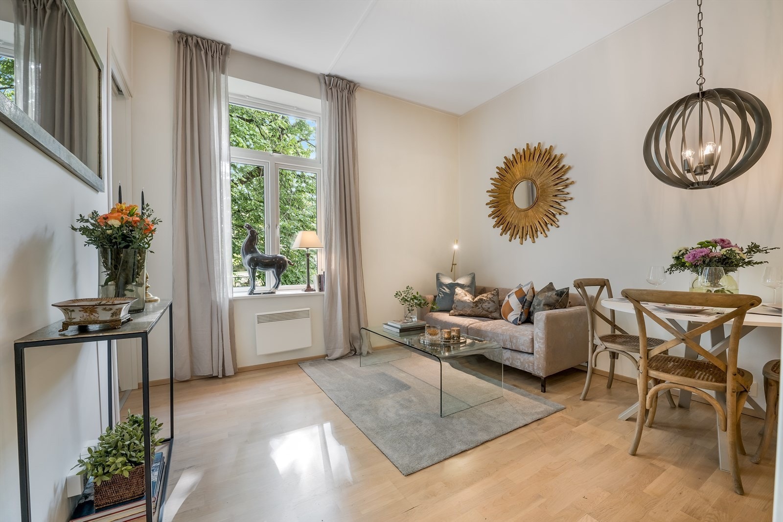 Arealeffektiv leilighet med eget soverom / Good floorplan and separate bedroom Galleribilde