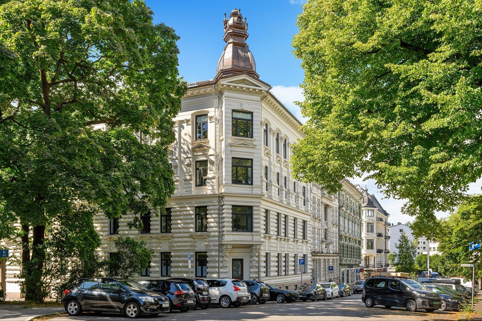 Frammnes Gaard / Facade Galleribilde