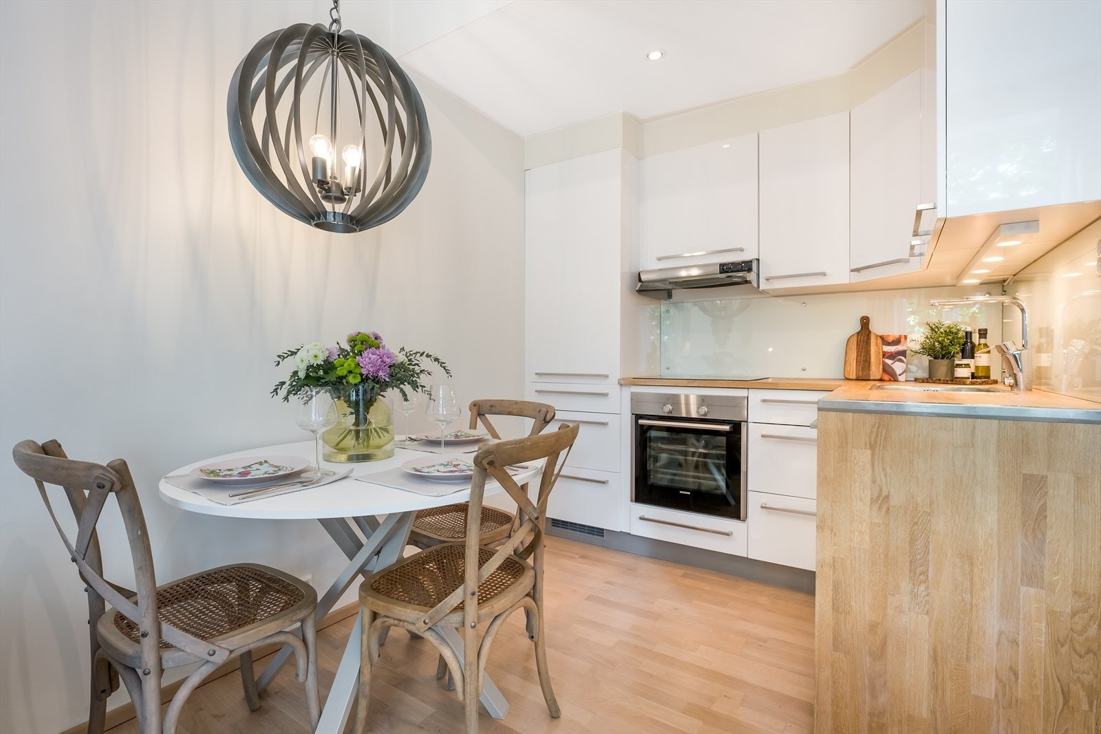 Tidløs kjøkkeninnredning / Class Kithen furnishing Galleribilde