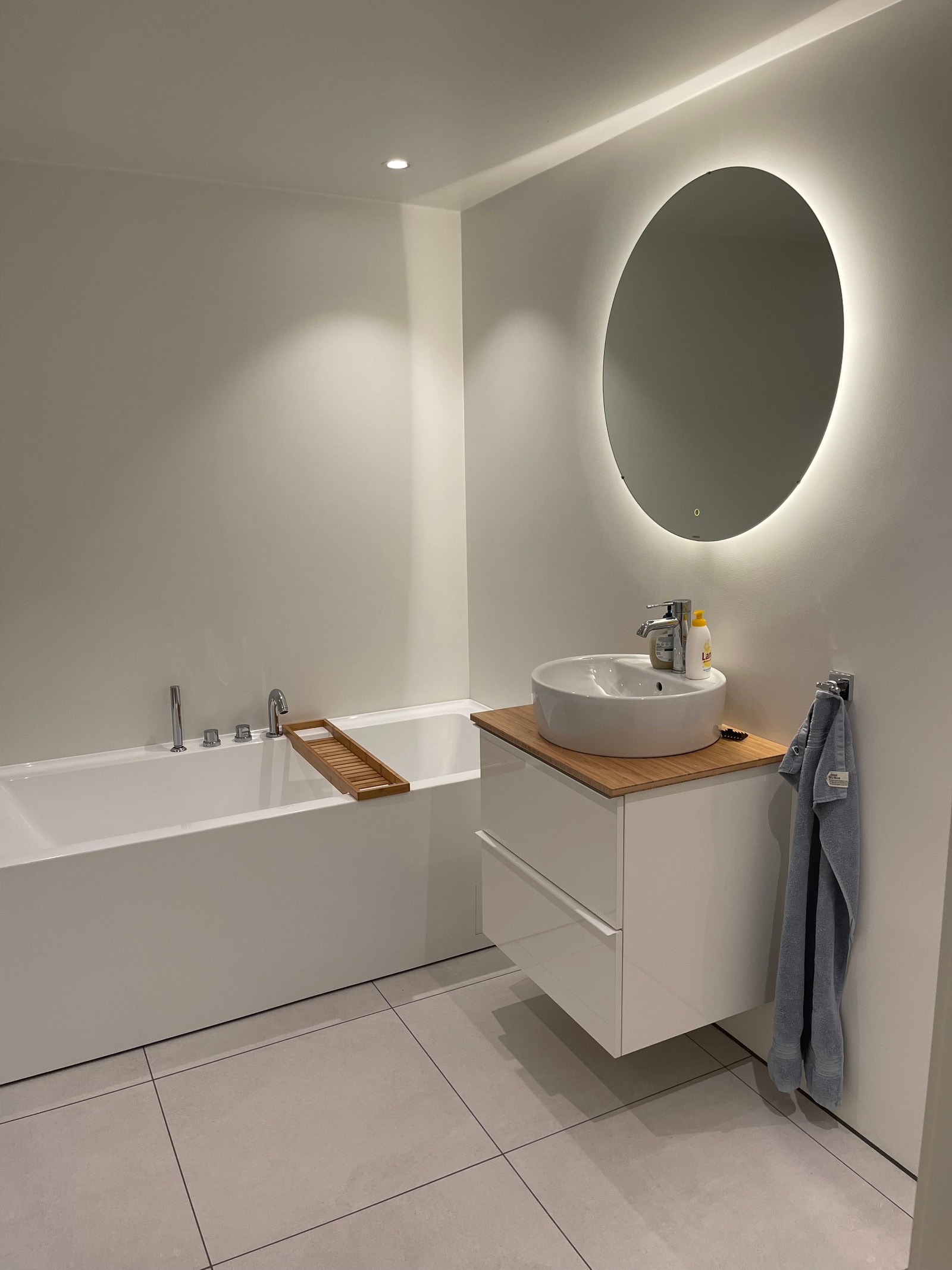 Badekar og servant bad 2 (sokkel) Galleribilde