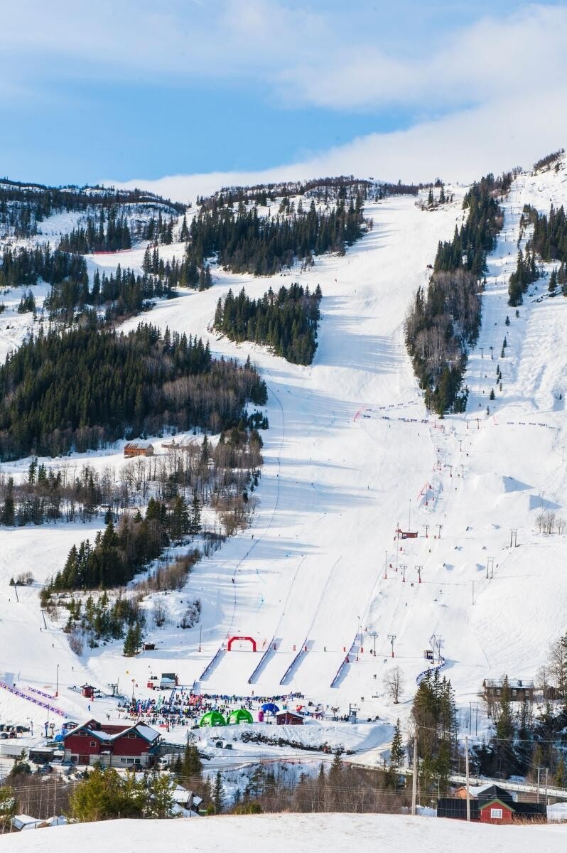 Det er gode snøforhold i Ål skisenter heile vinteren. Galleribilde