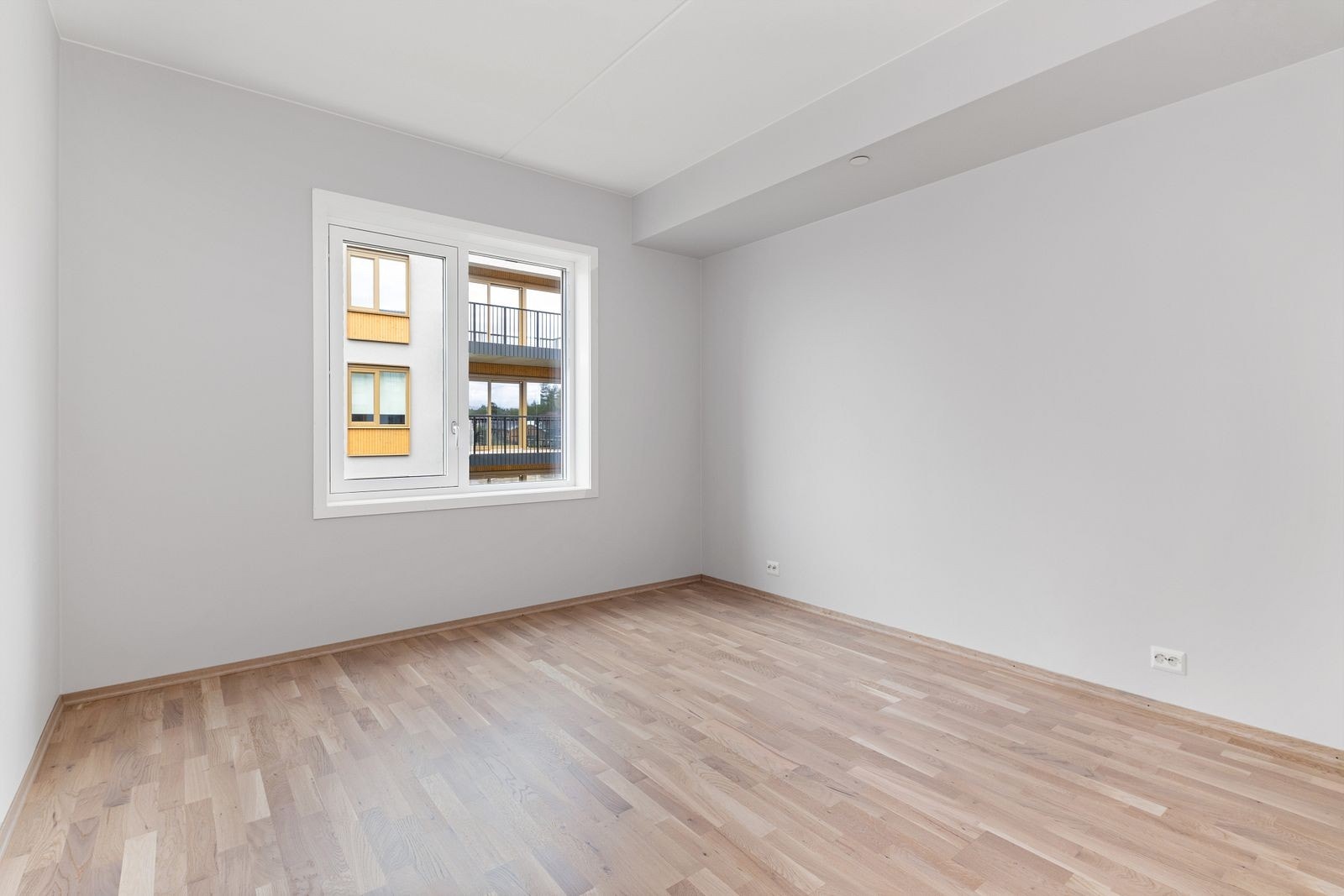 Hovedsoverom med walk-in garderobe og eget bad Galleribilde
