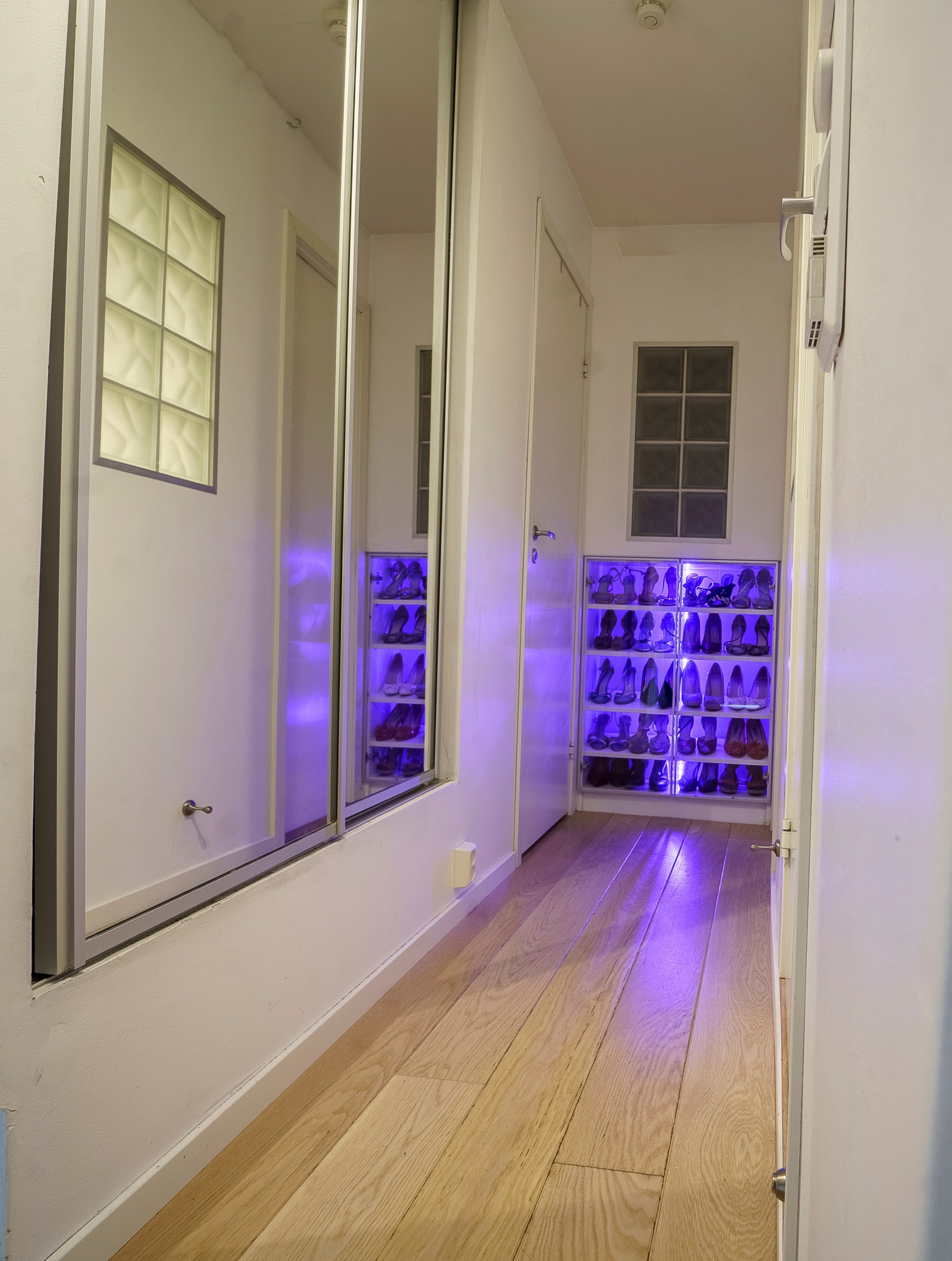 10. etg. Gang til soverommene, bad, gjestetoalett og walk-in garderobe Galleribilde