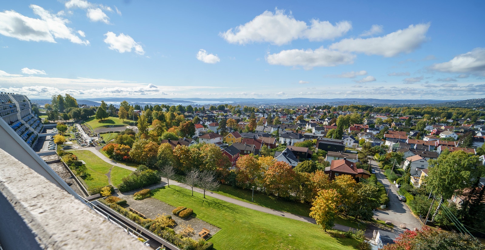 Utsikt Oslo by, fjord og parkområde Galleribilde