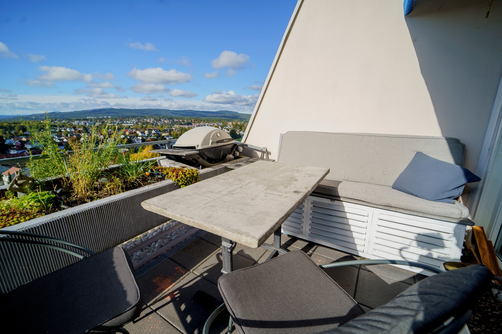 9. etg. Terrasse og utsikt Holmenkollen og marka Galleribilde