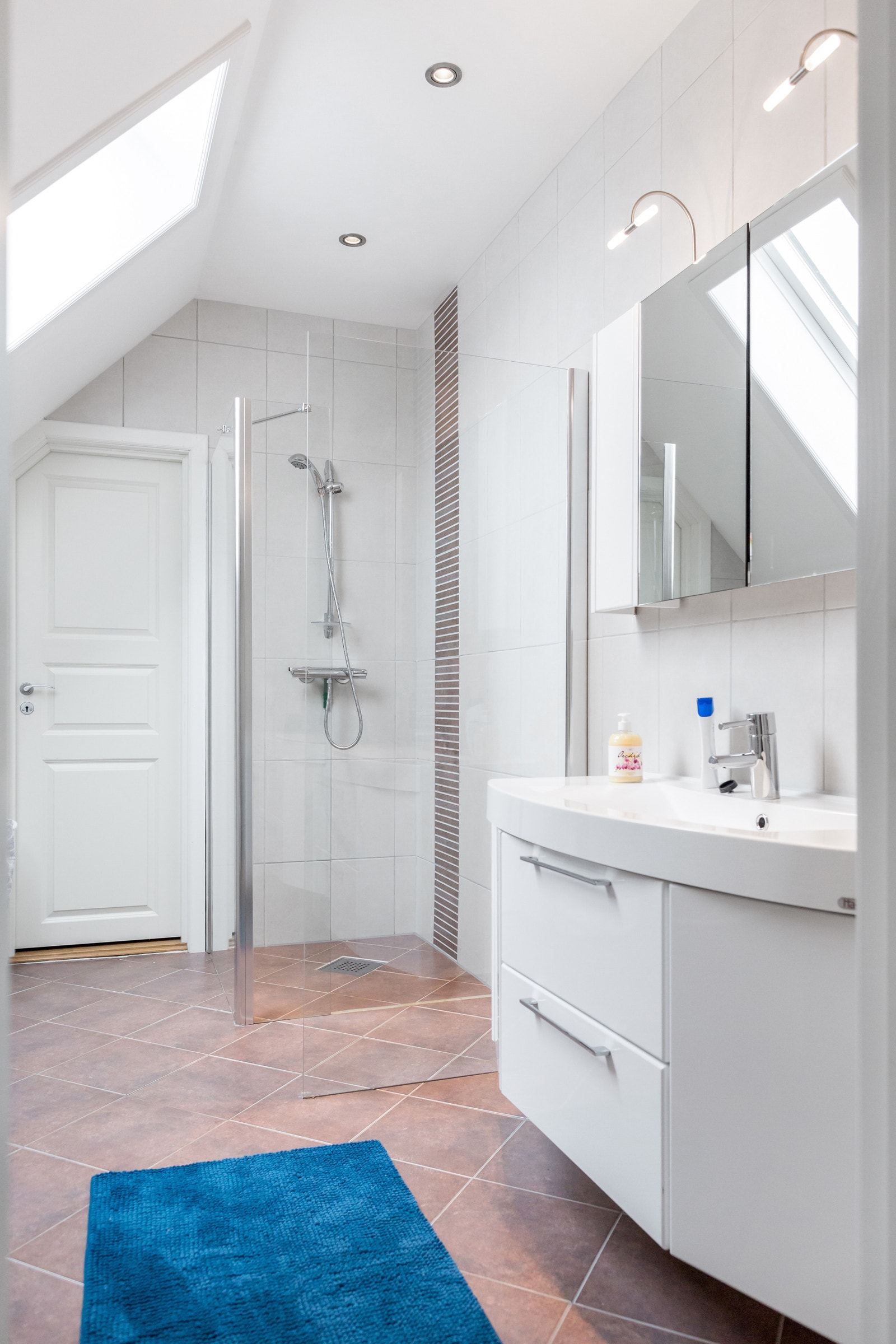 Bad, mot vaskerom. Galleribilde