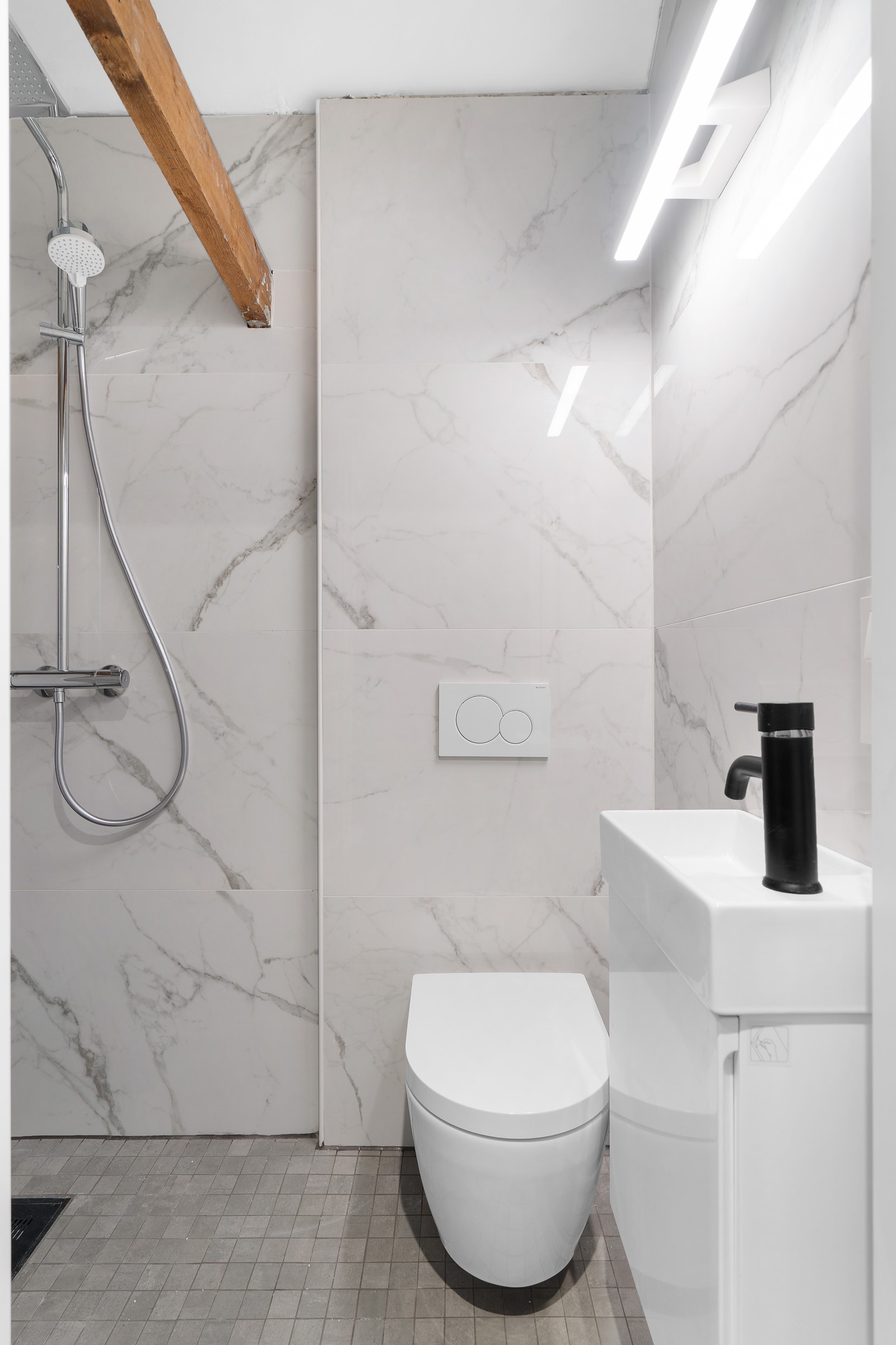 Bad andre etasje deles på 2 pers. Galleribilde