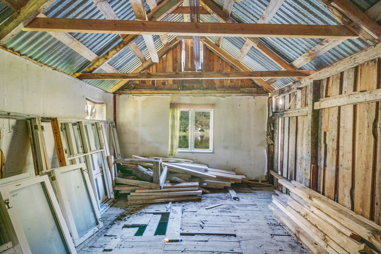 Eiendommen består av to rom med innvendig adkomst mellom rommene. Galleribilde