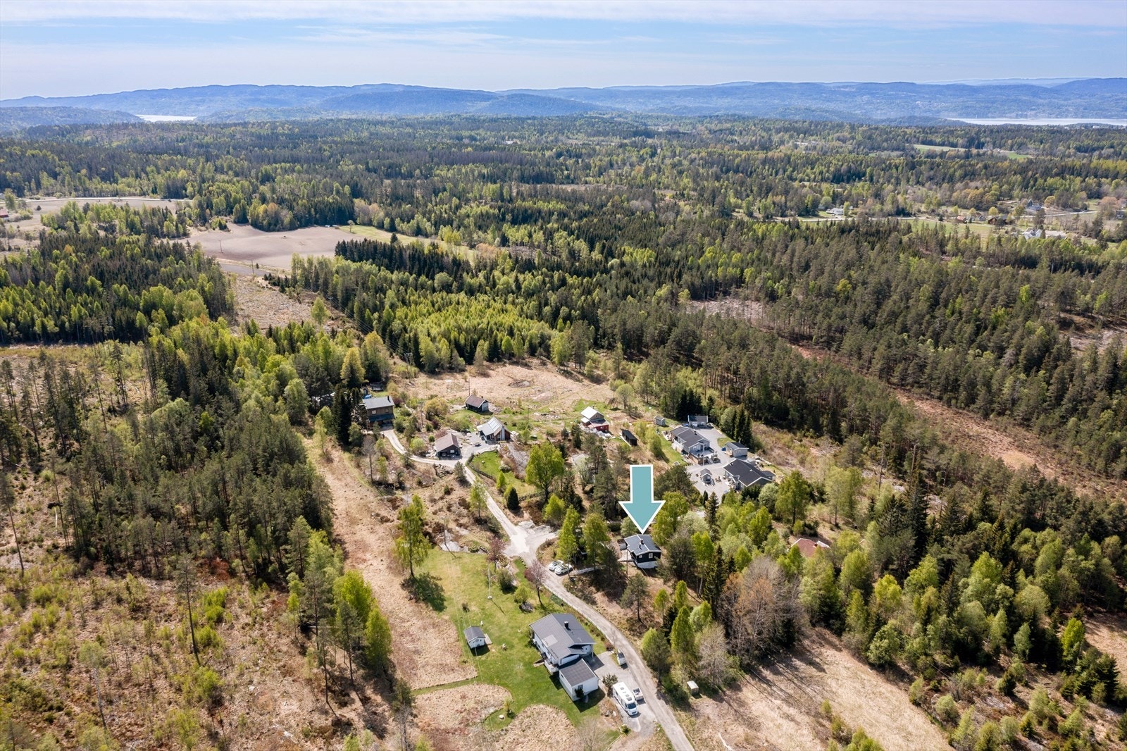Tomten kan deles slik at det blir 4 eiendommer totalt. Galleribilde