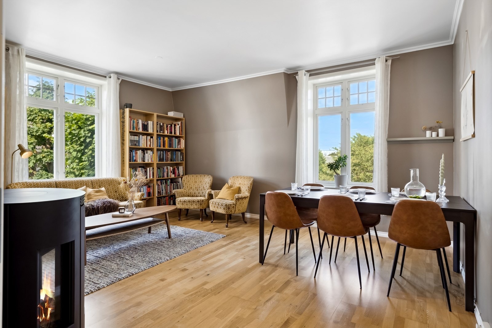 Stue med plass til spisebord Galleribilde