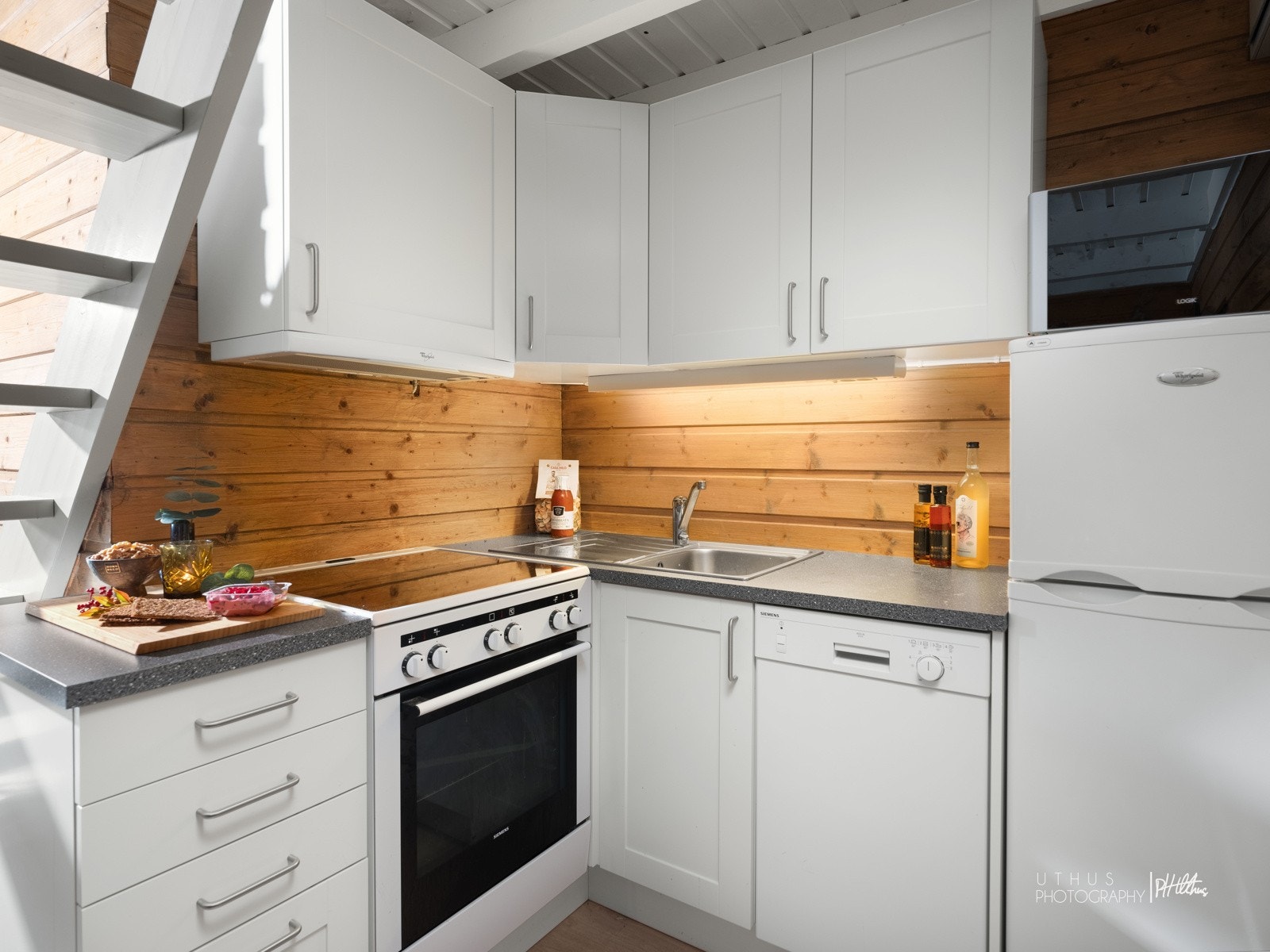 Kjøkken med lys innredning Galleribilde