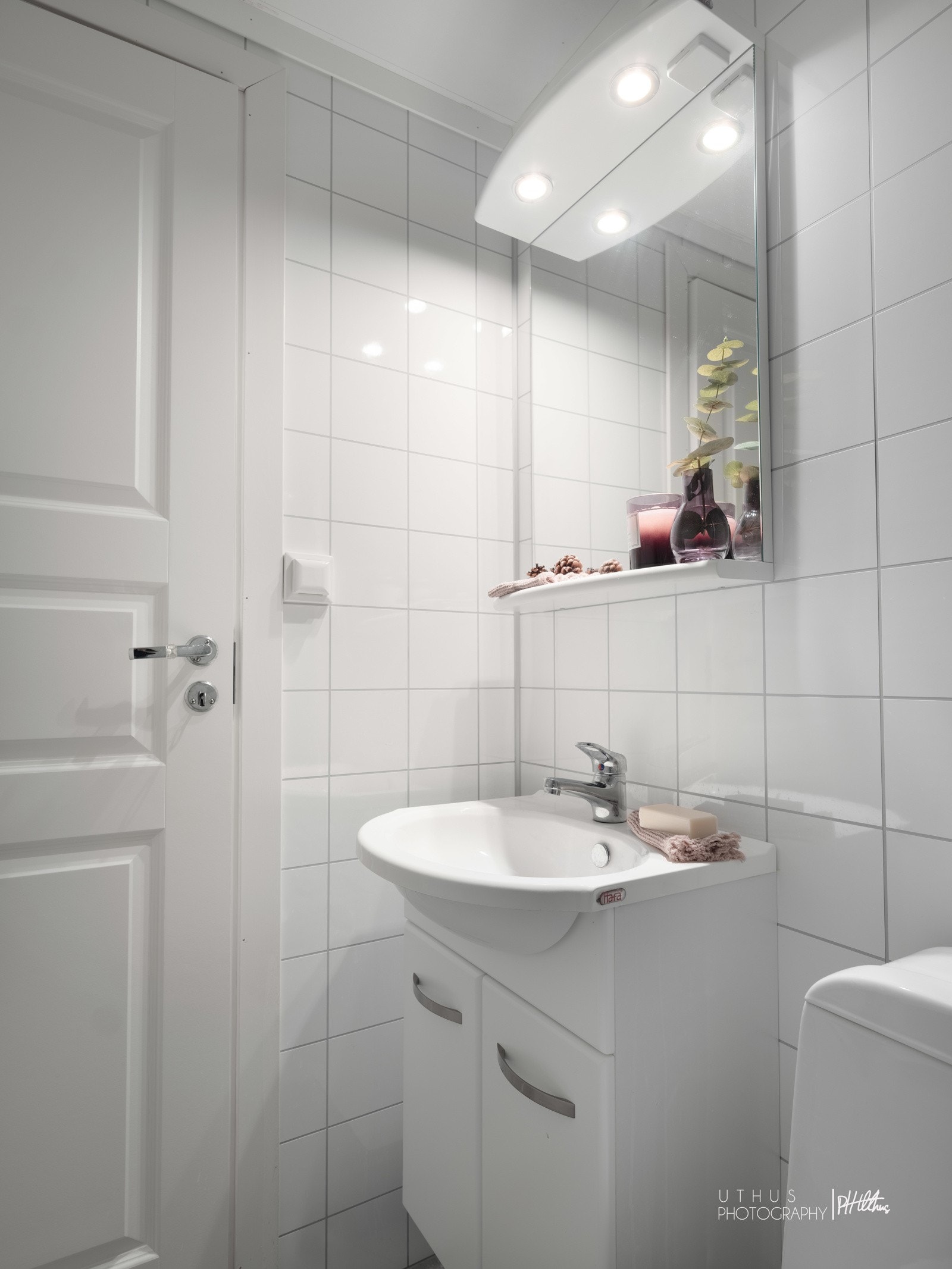 Lyst og innbydende baderom Galleribilde