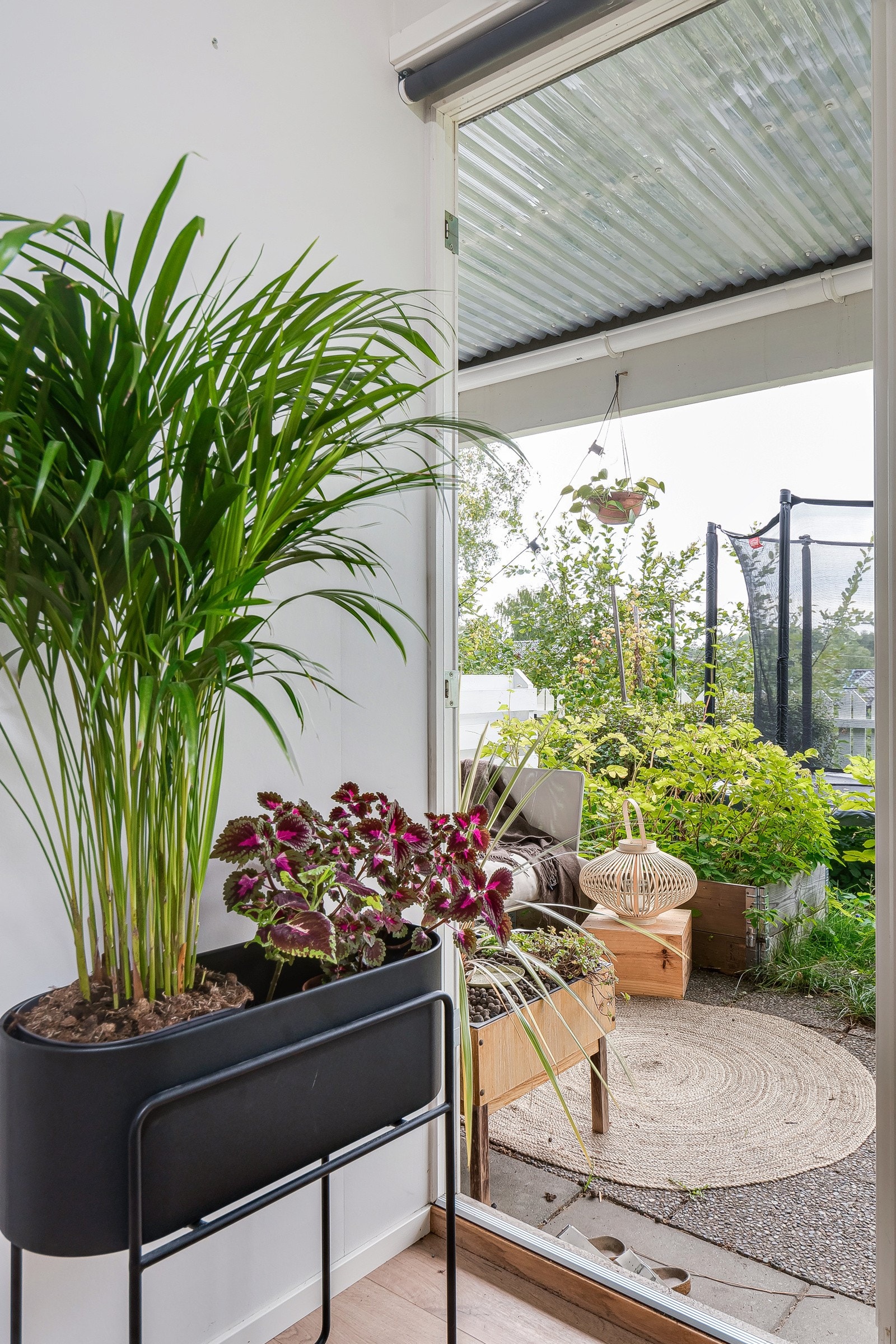 Det er utgang til hagen fra hovedsoverommet. Galleribilde