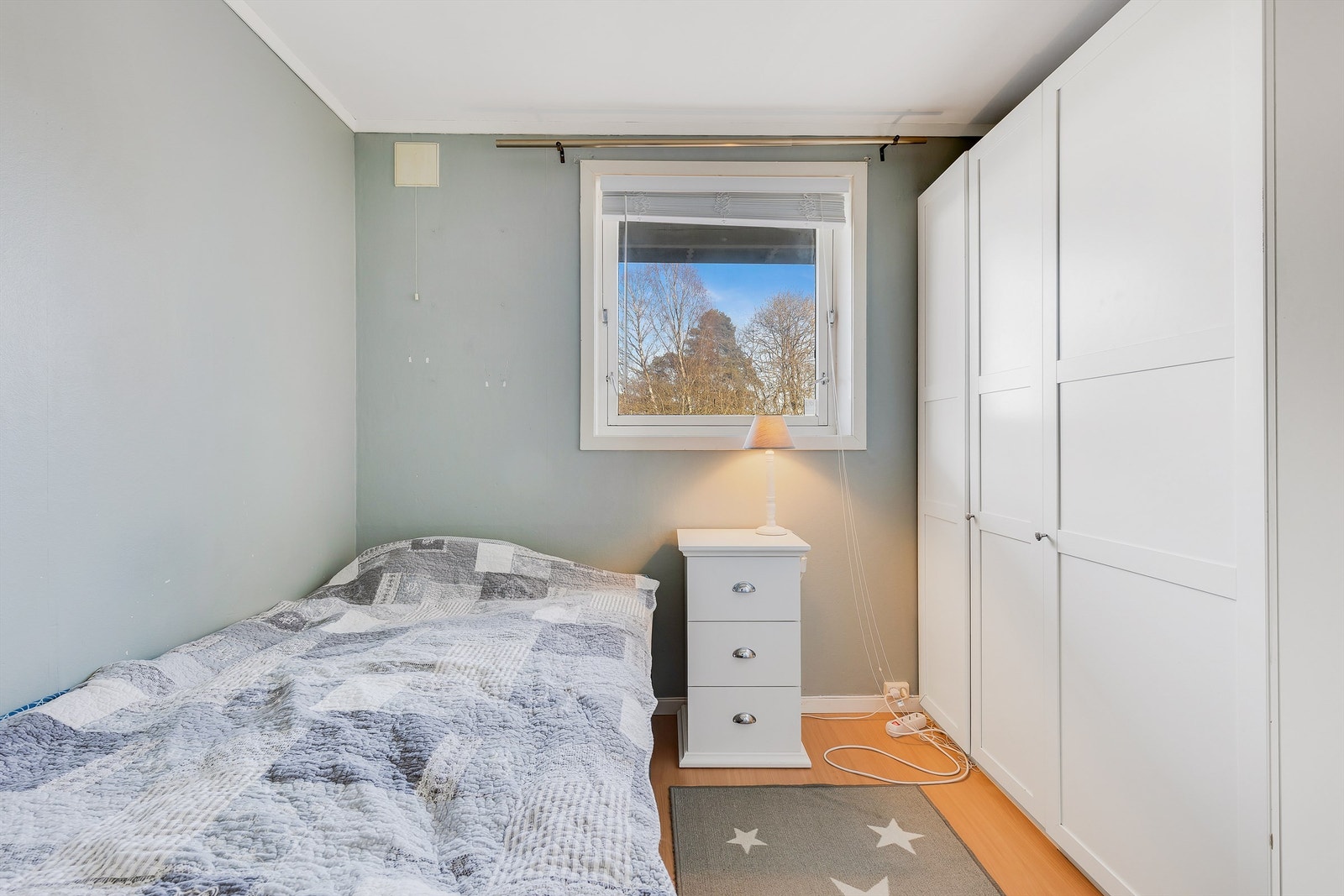 Plass til stort garderobeskap. Galleribilde