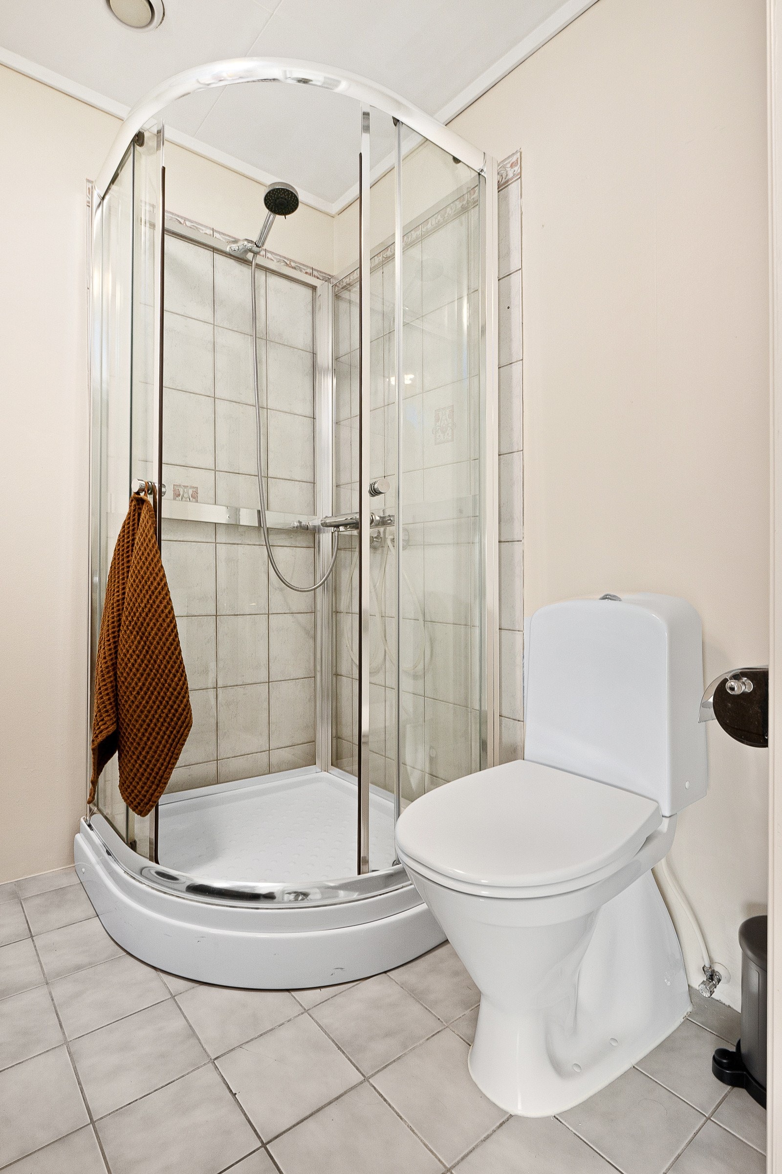 Badet har opplegg for vaskemaskin. Galleribilde