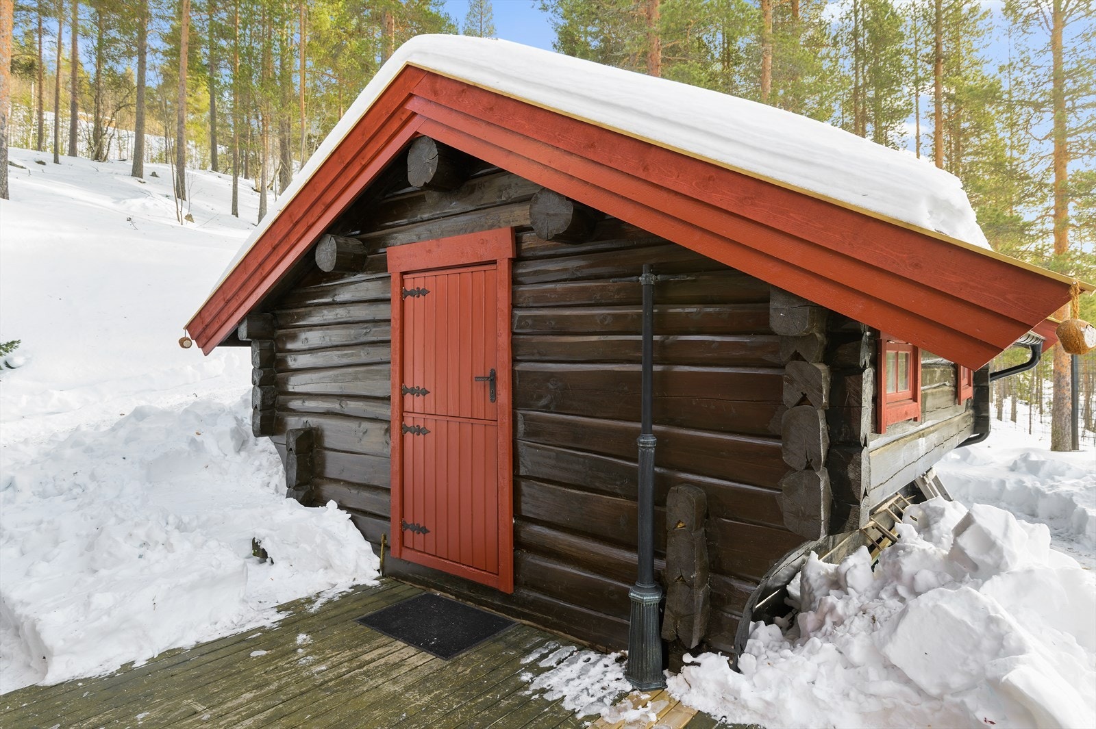 Stabburet har godt med lagringsplass. Galleribilde