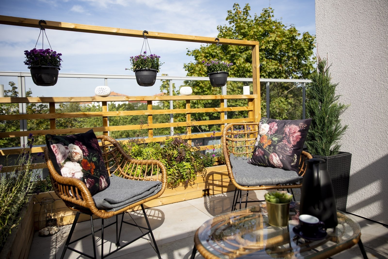 Det medfølger til leiligheten en privat takhage på takterrassen. Her kan man skape seg sin egen grønne oase. Illustrasjonsfoto av tilsvarende takparsell. Galleribilde