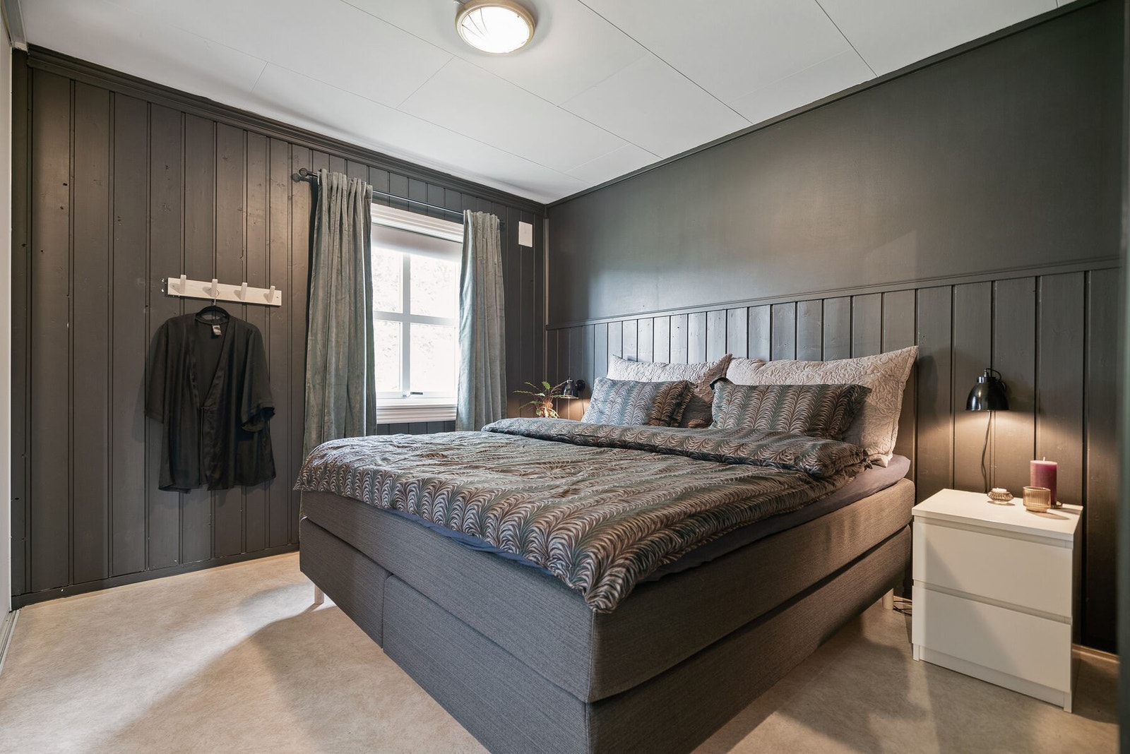 Pent oppusset hovedsoverom Galleribilde