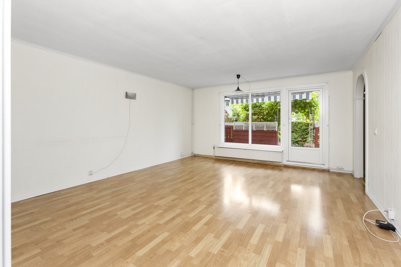 Den romslige stuen sørger for gode innredningsmuligheter. Galleribilde