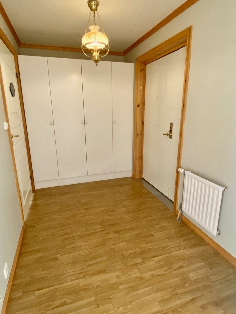 Gang med skapplass Galleribilde