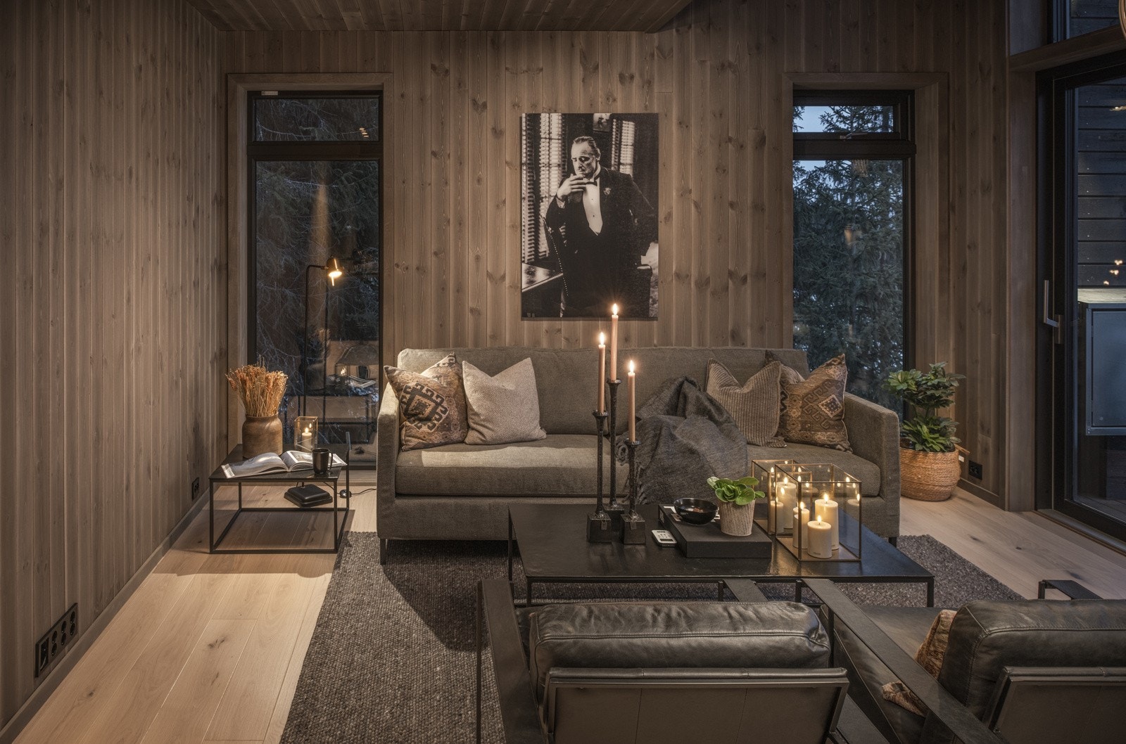 Stue med god plass til sittegruppe. Galleribilde