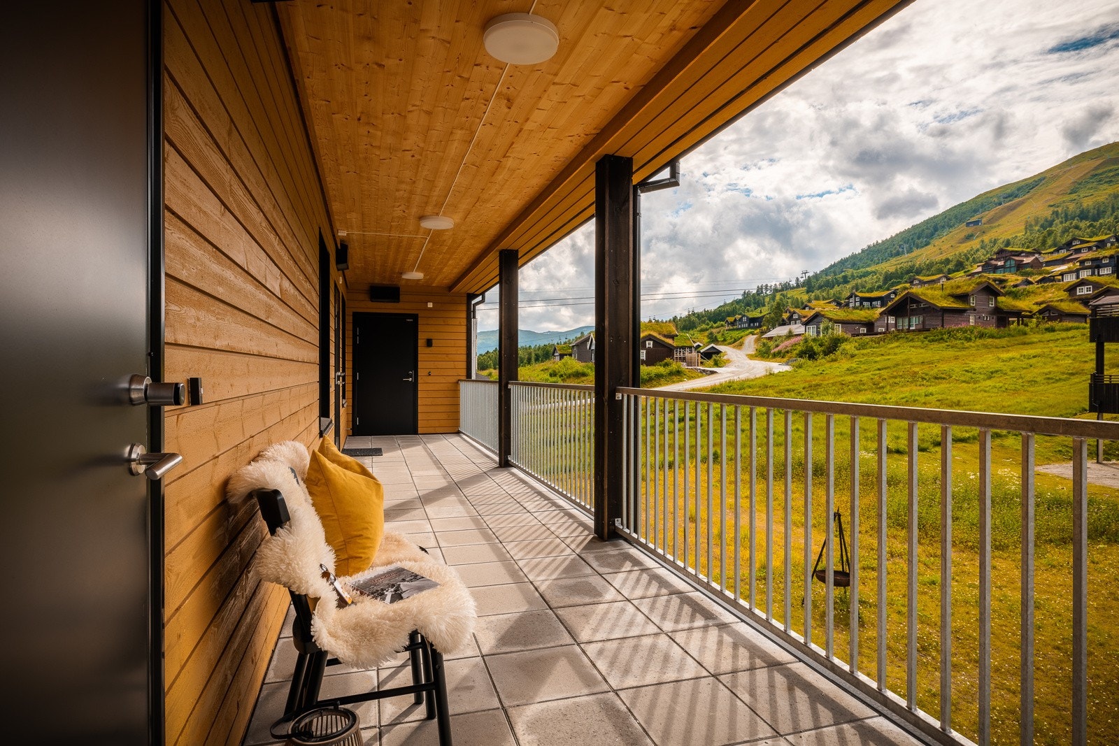 Leiligheten har inngang i byggets 2.etasje Galleribilde