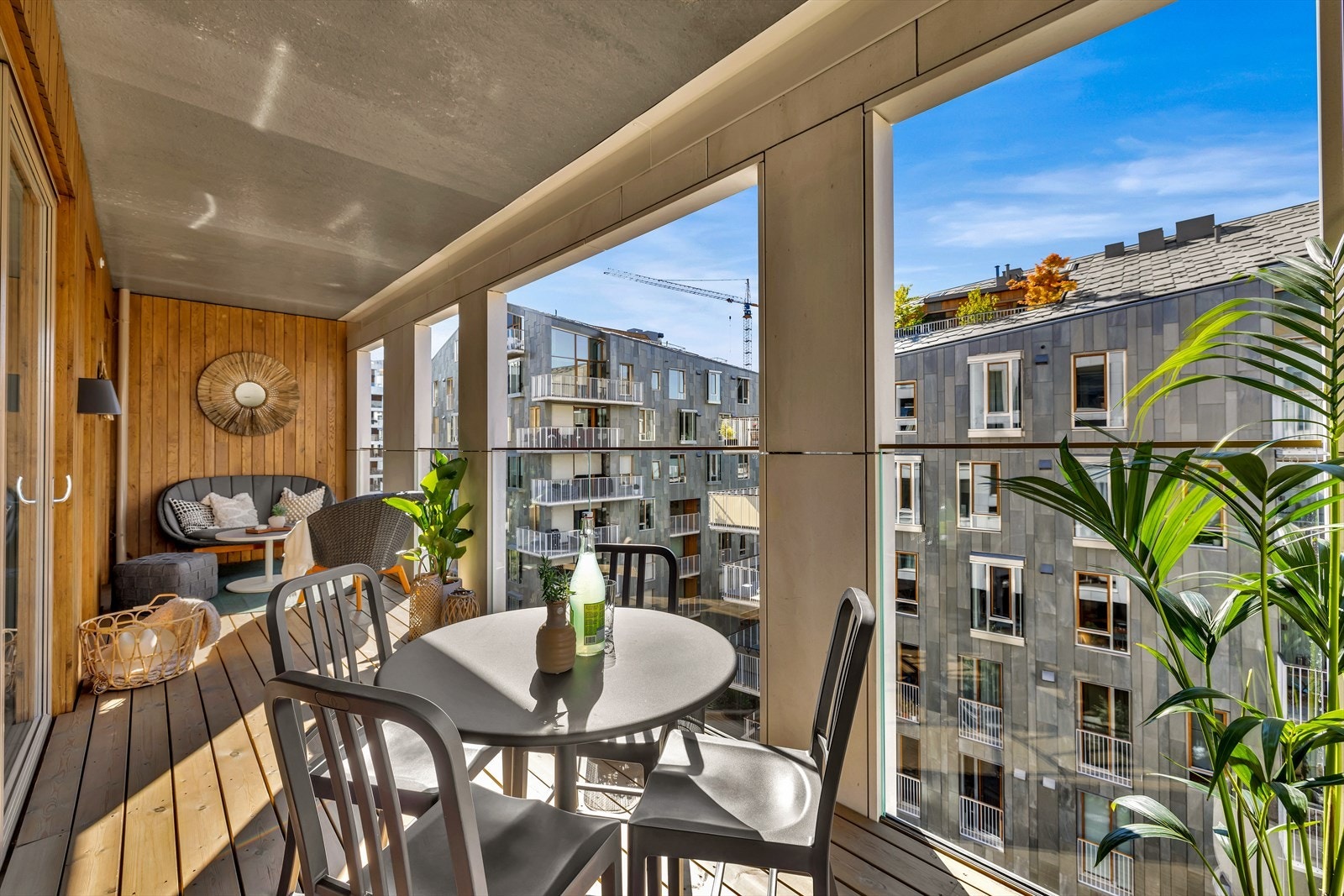 Leiligheten har en deilig veranda for utendørs hygge. Galleribilde