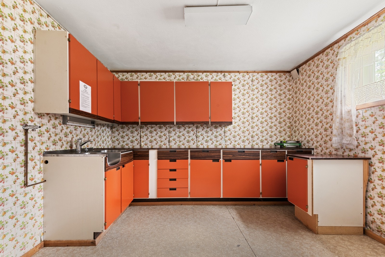 Eldre kjøkkeninnredning. Galleribilde