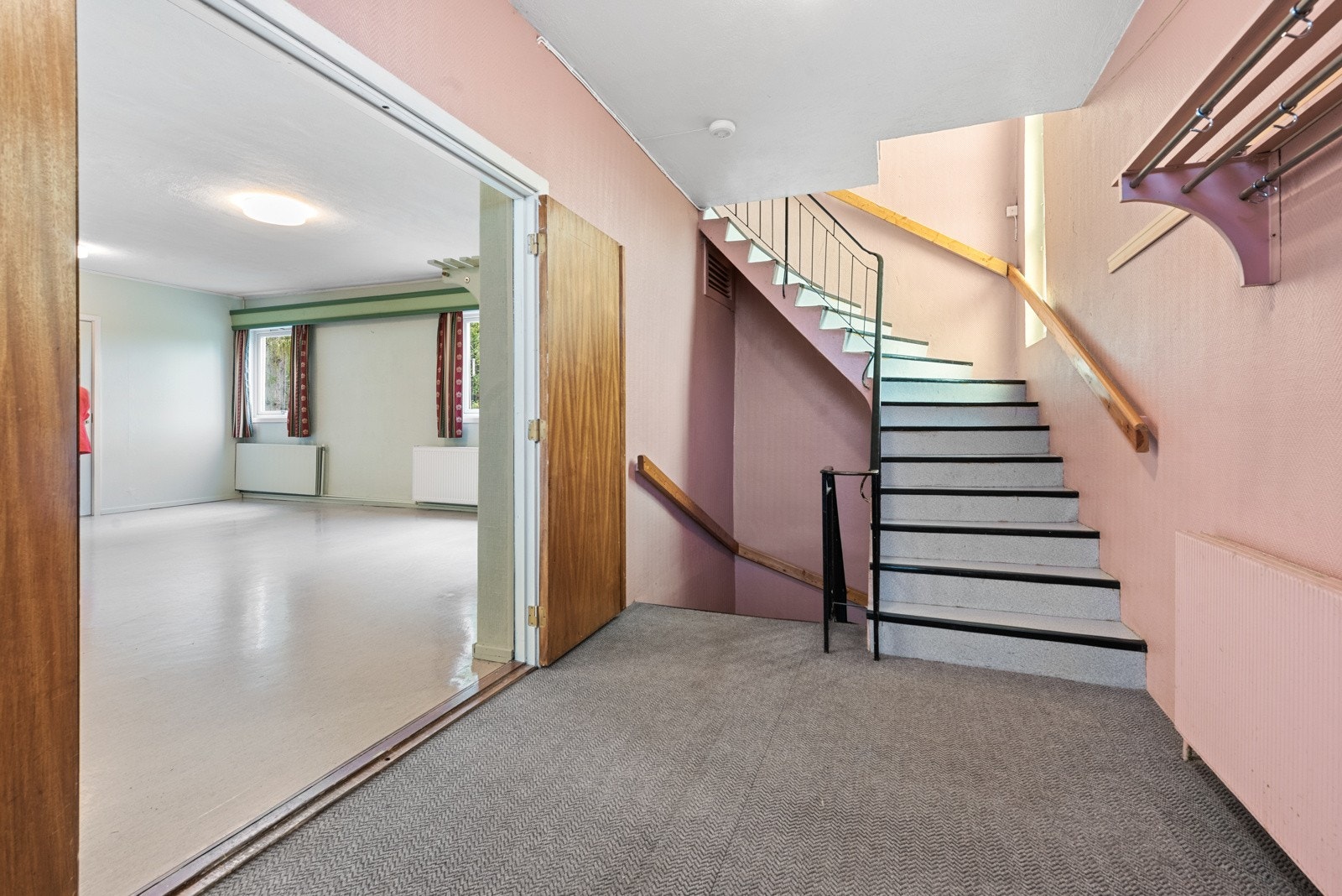 Trapp opp til 2. etasje. Galleribilde