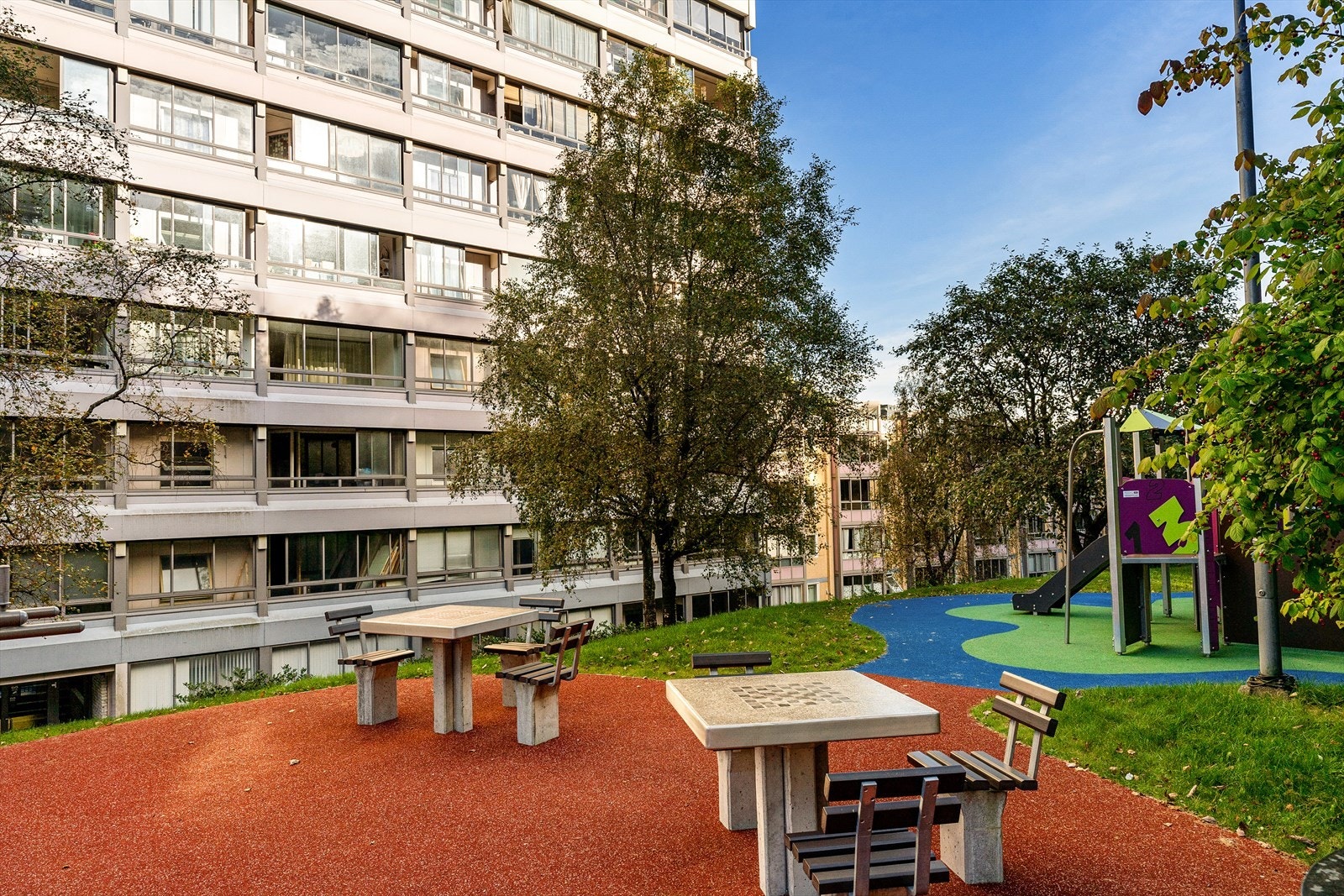For de minste finner man flere fine lekeområder i umiddelbarnærhet samt flere fine barnehager innen kort avstand. Galleribilde