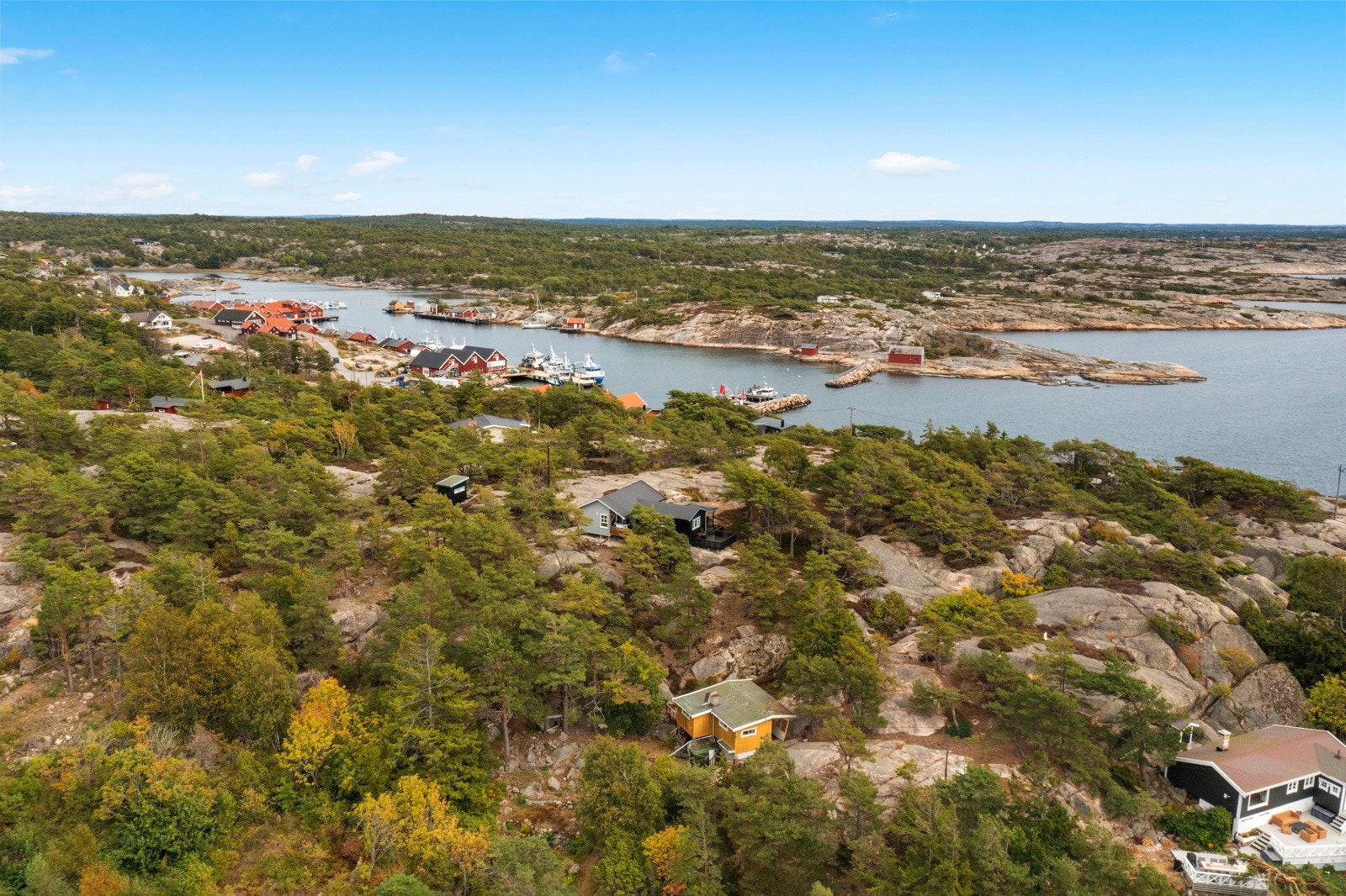 Her får du hytte i en av Norges aller fineste og mest idylliske skjærgårder Galleribilde