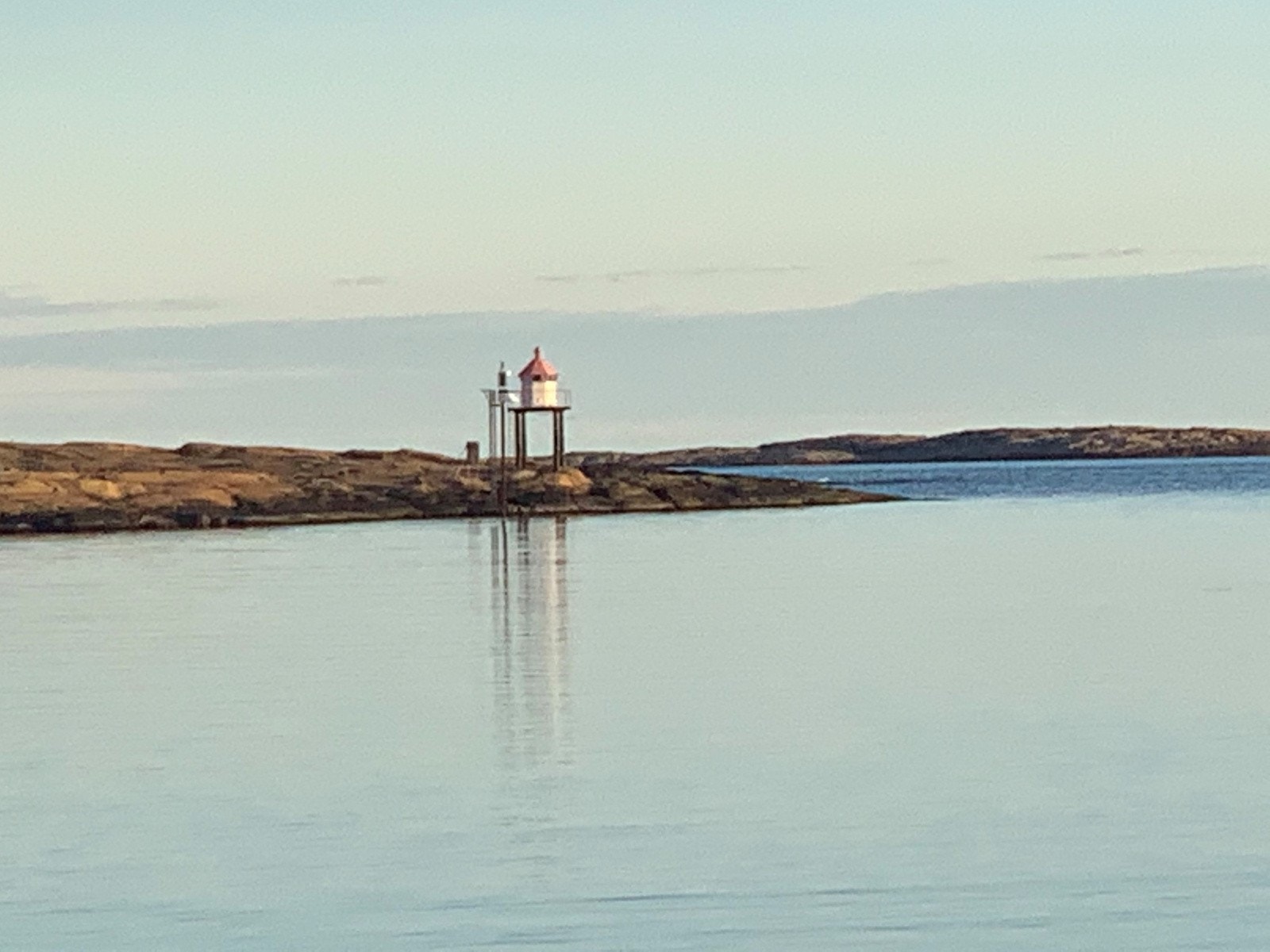 Selgers eget bilde av nærområdet mot utgårdskilen fyr Galleribilde