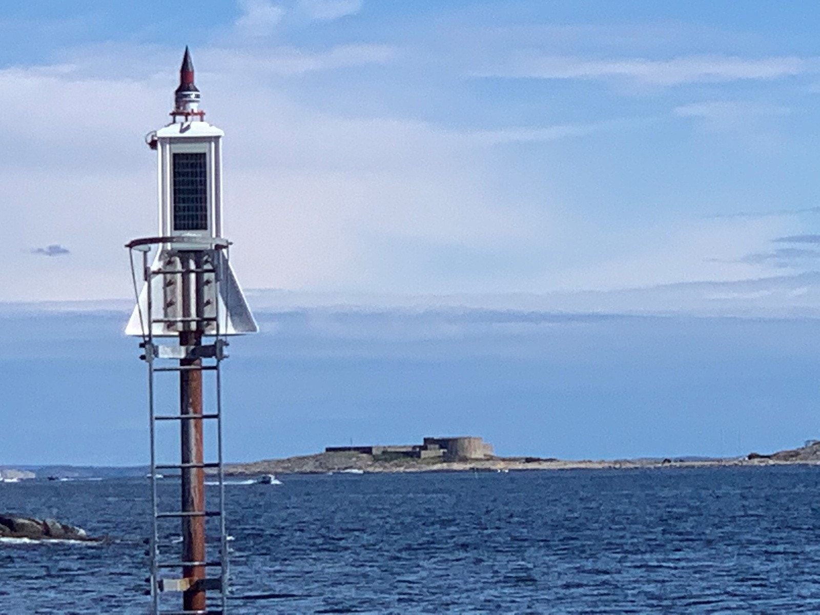 Selgers eget bilde av nærområdet med utsikt mot Akerøya fort Galleribilde